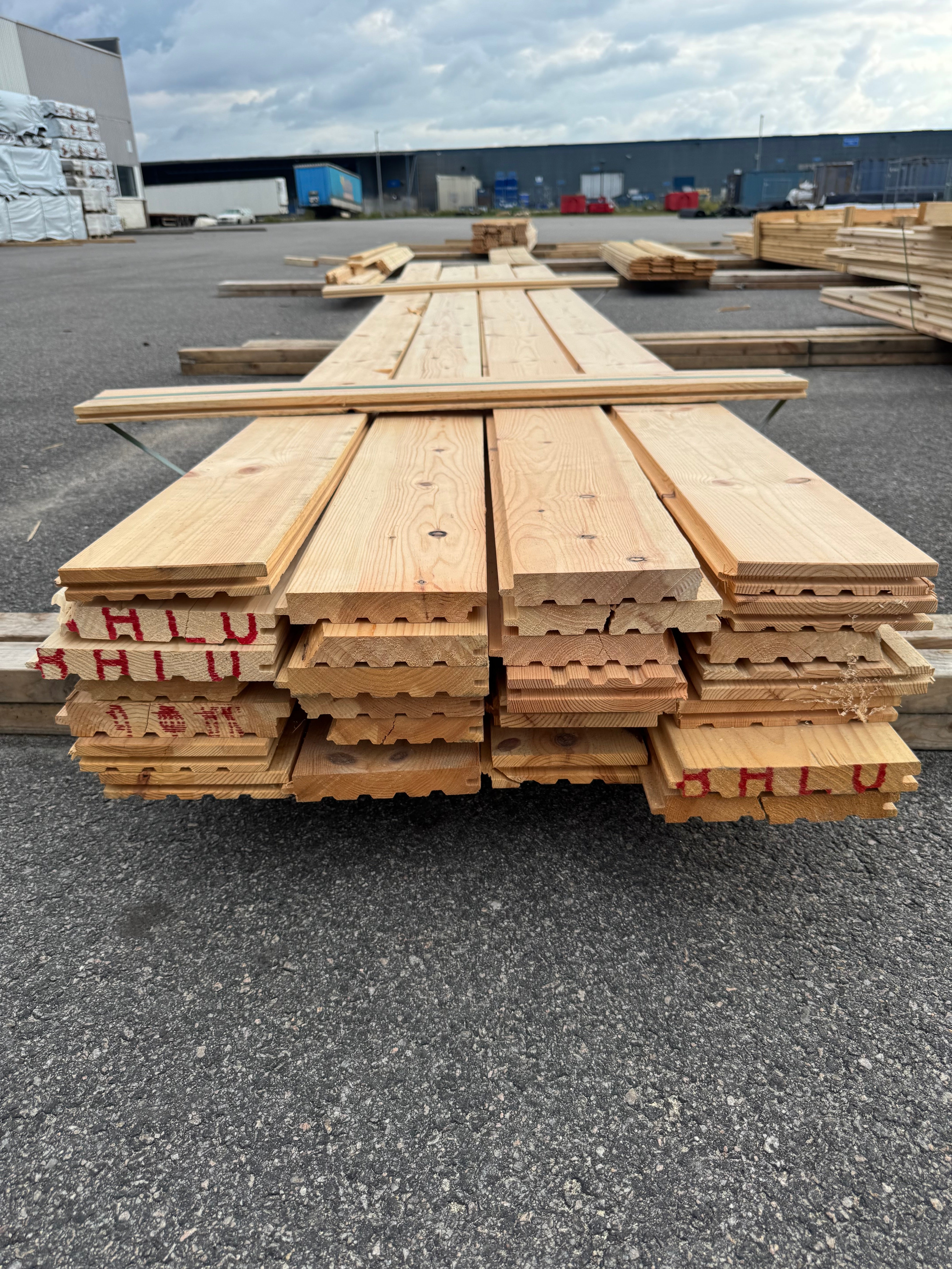 Paket Golv – Blandade Dimensioner (28 st / ca 4,10 m)