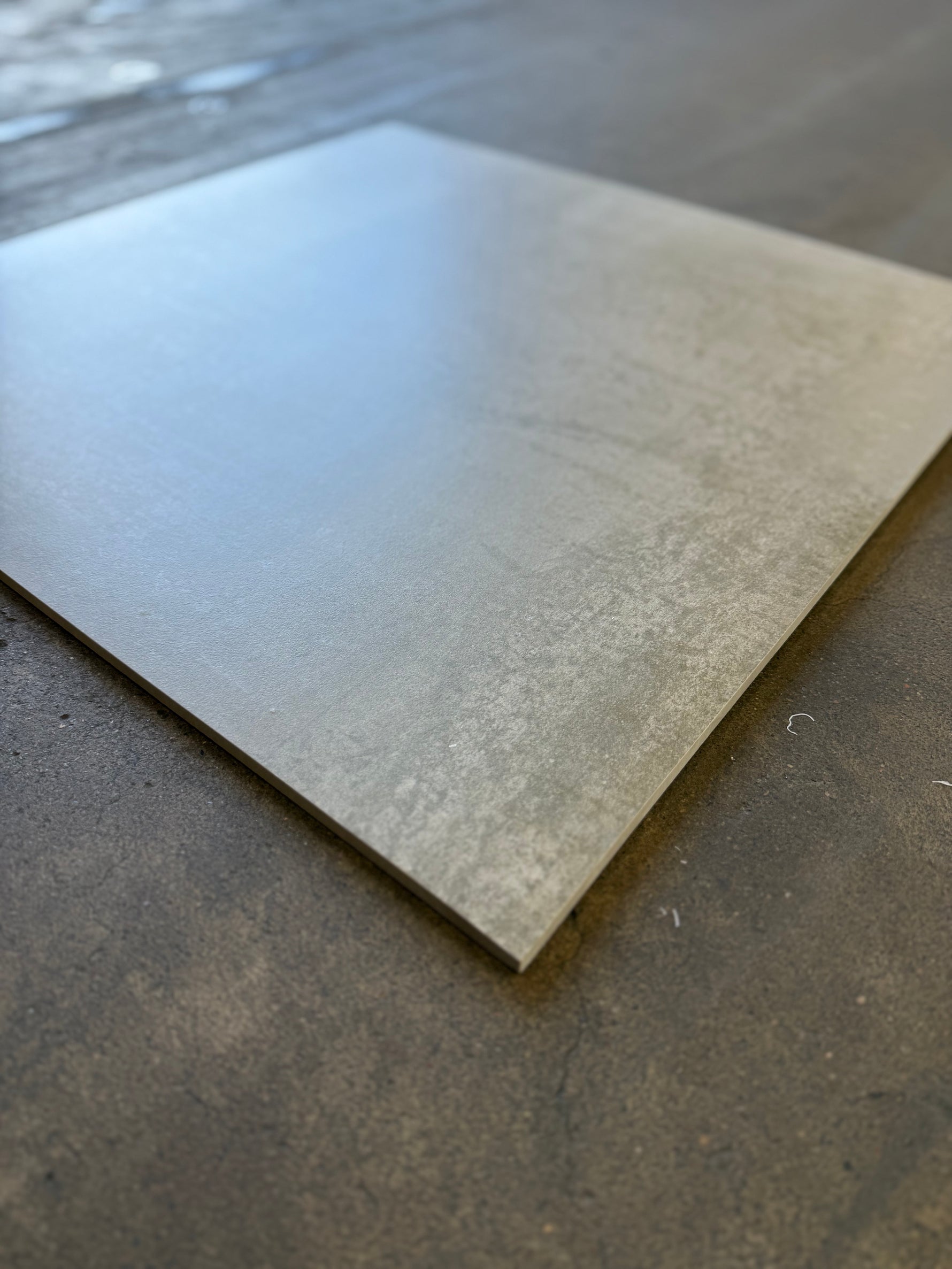 Parti Klinker Metall Silver Såg 60x60, 16 paket totalt ca 23m²
