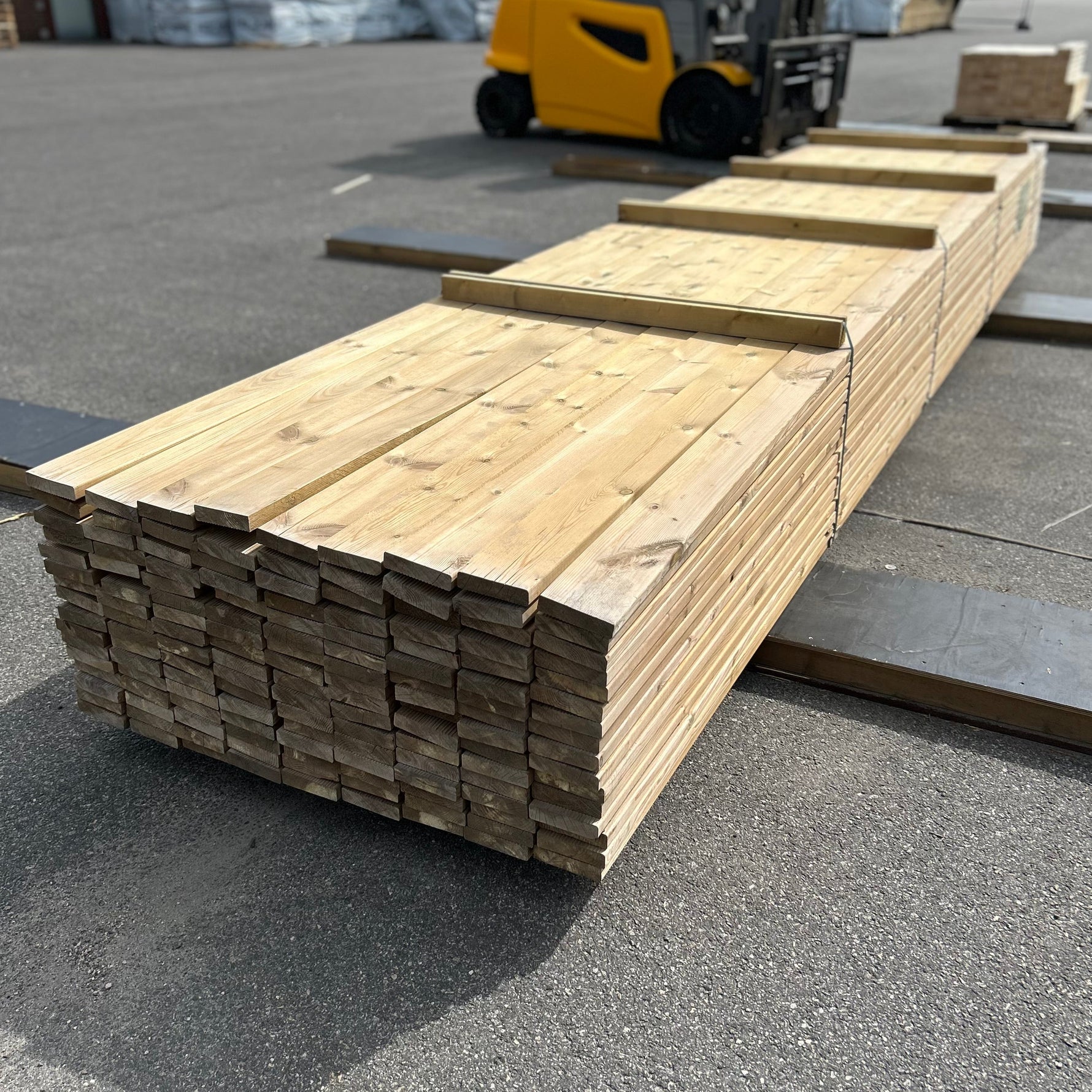 Paket Tryckimpregnerad Rillad Trall 28x120mm 5,10m 144st Väderbitet