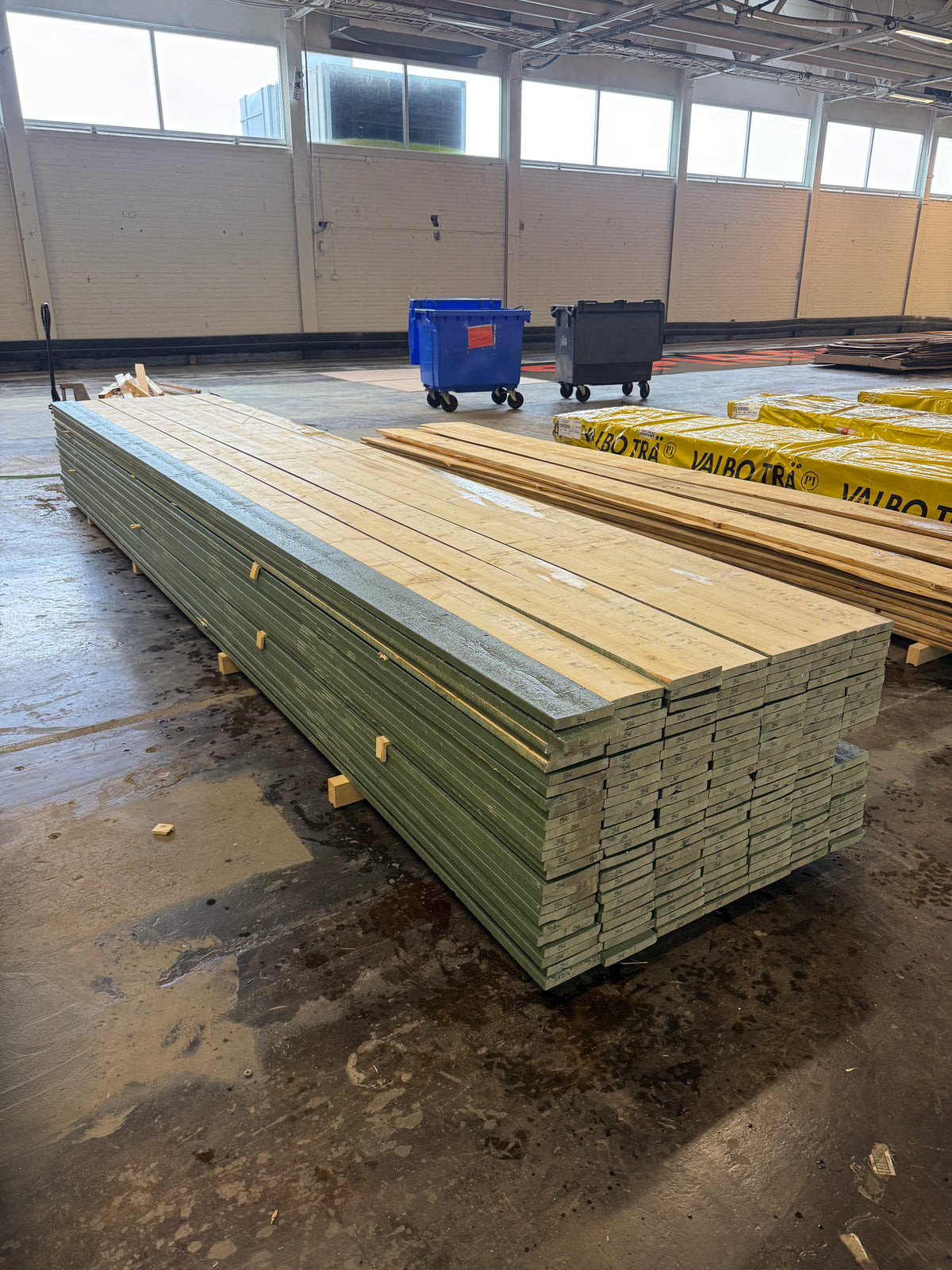 Paket Finsågade Brädor 22×145 mm Mellanstrukna 5,40 m – 175 st