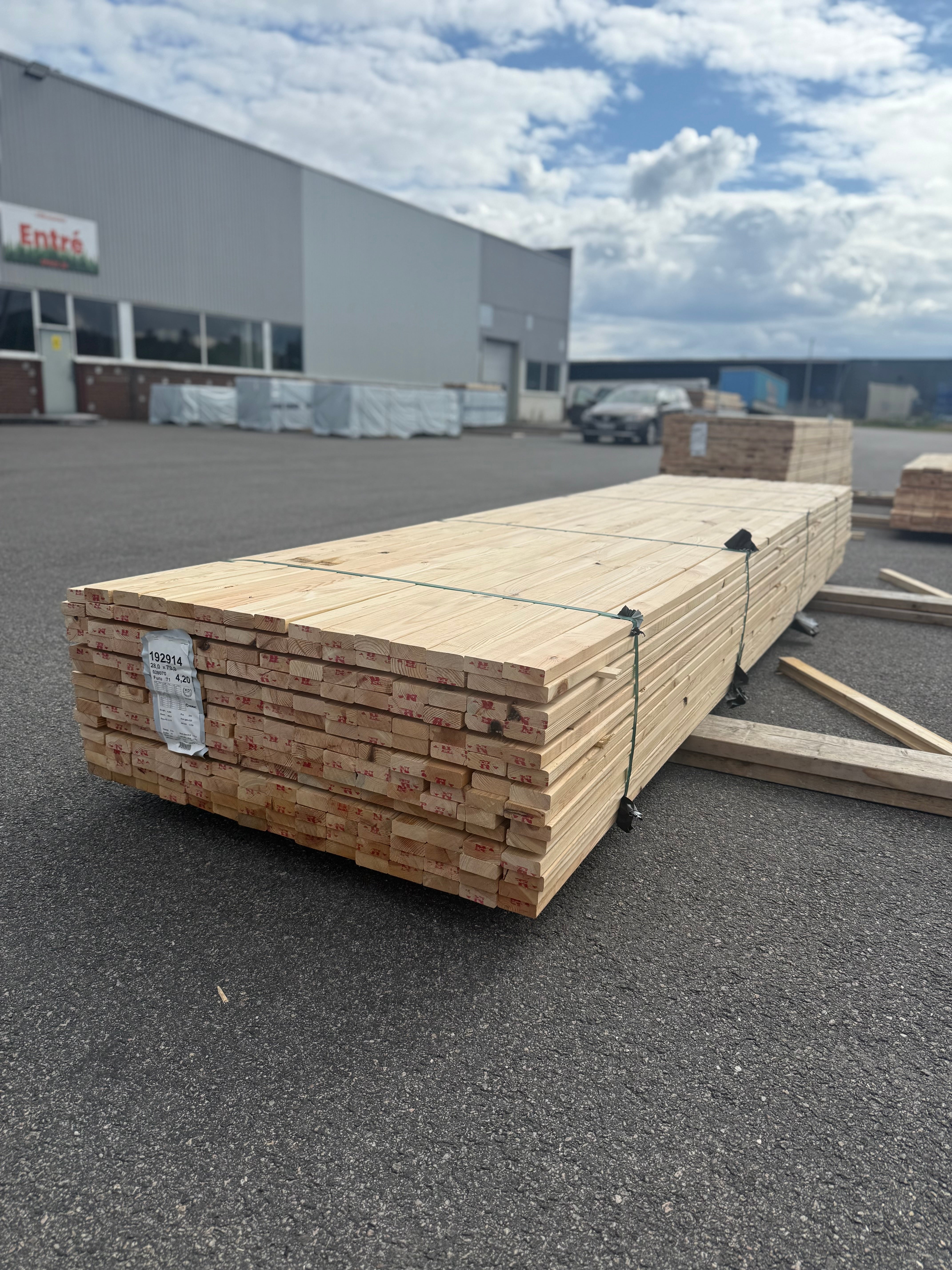 Paket 28x70mm, 4.20m 210st furu