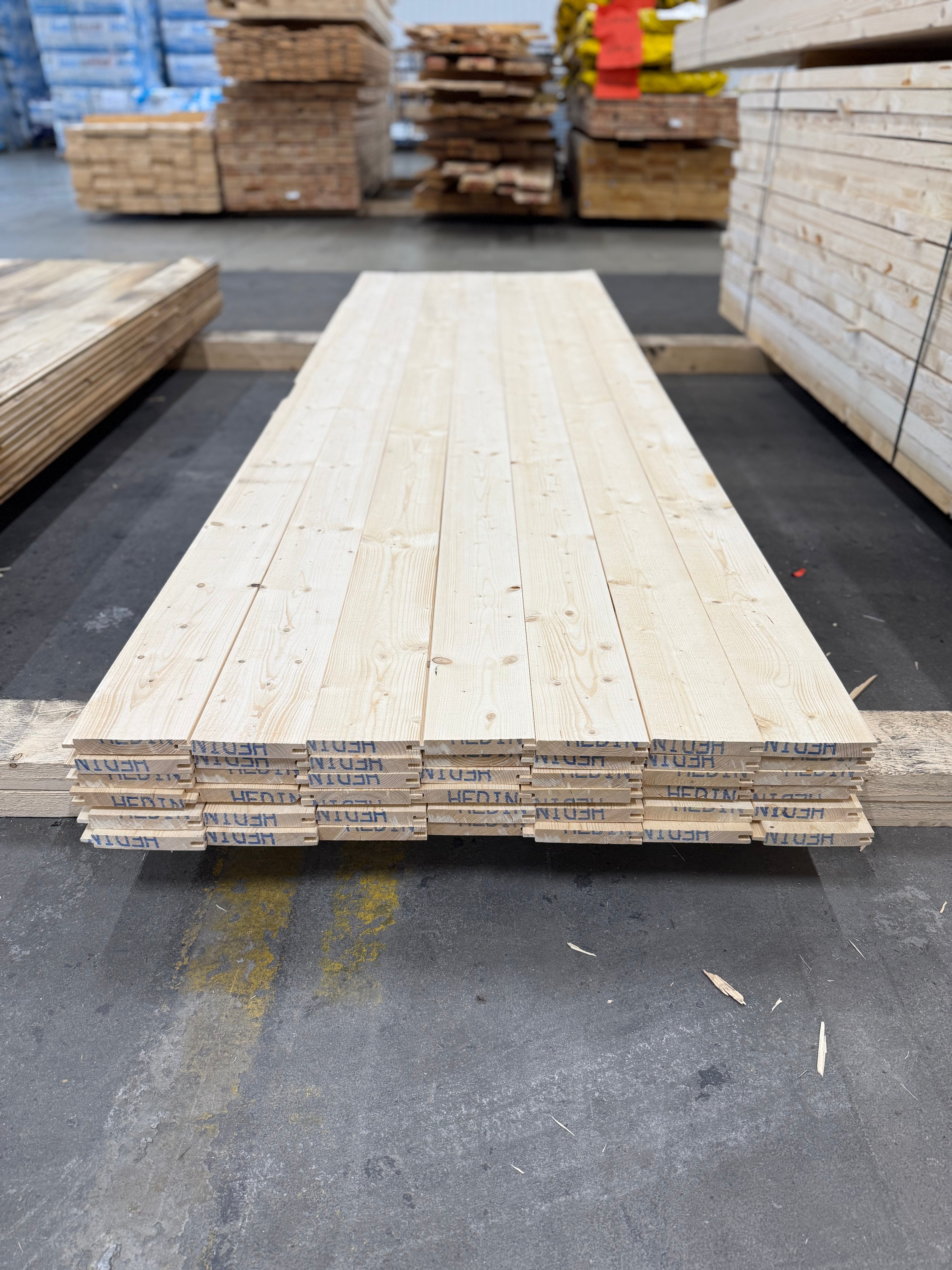 Paket Finsågade Brädor 22x145mm 42st 3.0m