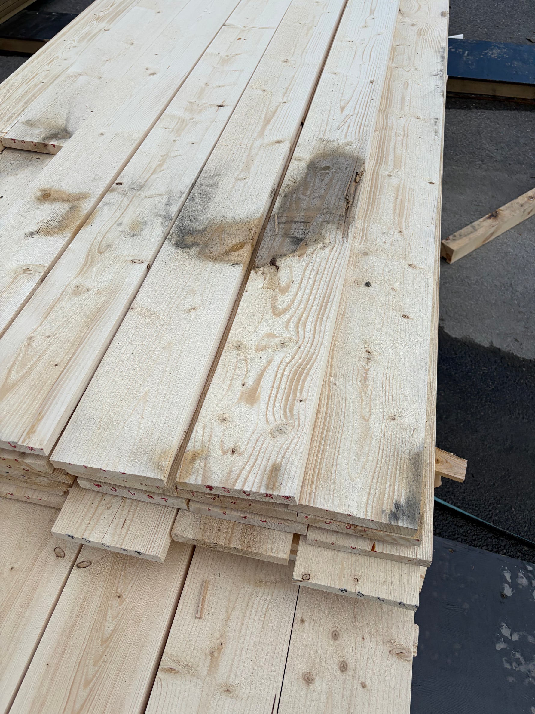 Paket Finsågade Brädor 22x145mm, 181st 3,60–5,40m (Andra sortering)