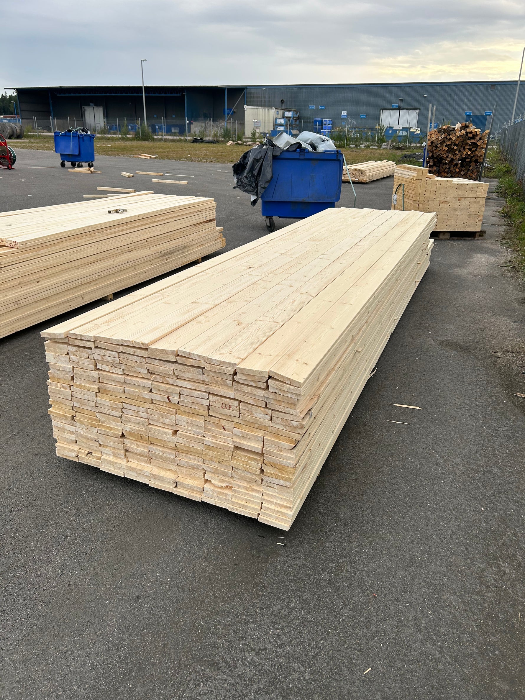Paket Finsågade Brädor 22x120 mm – 4,20–4,80 m (Andra sortering)