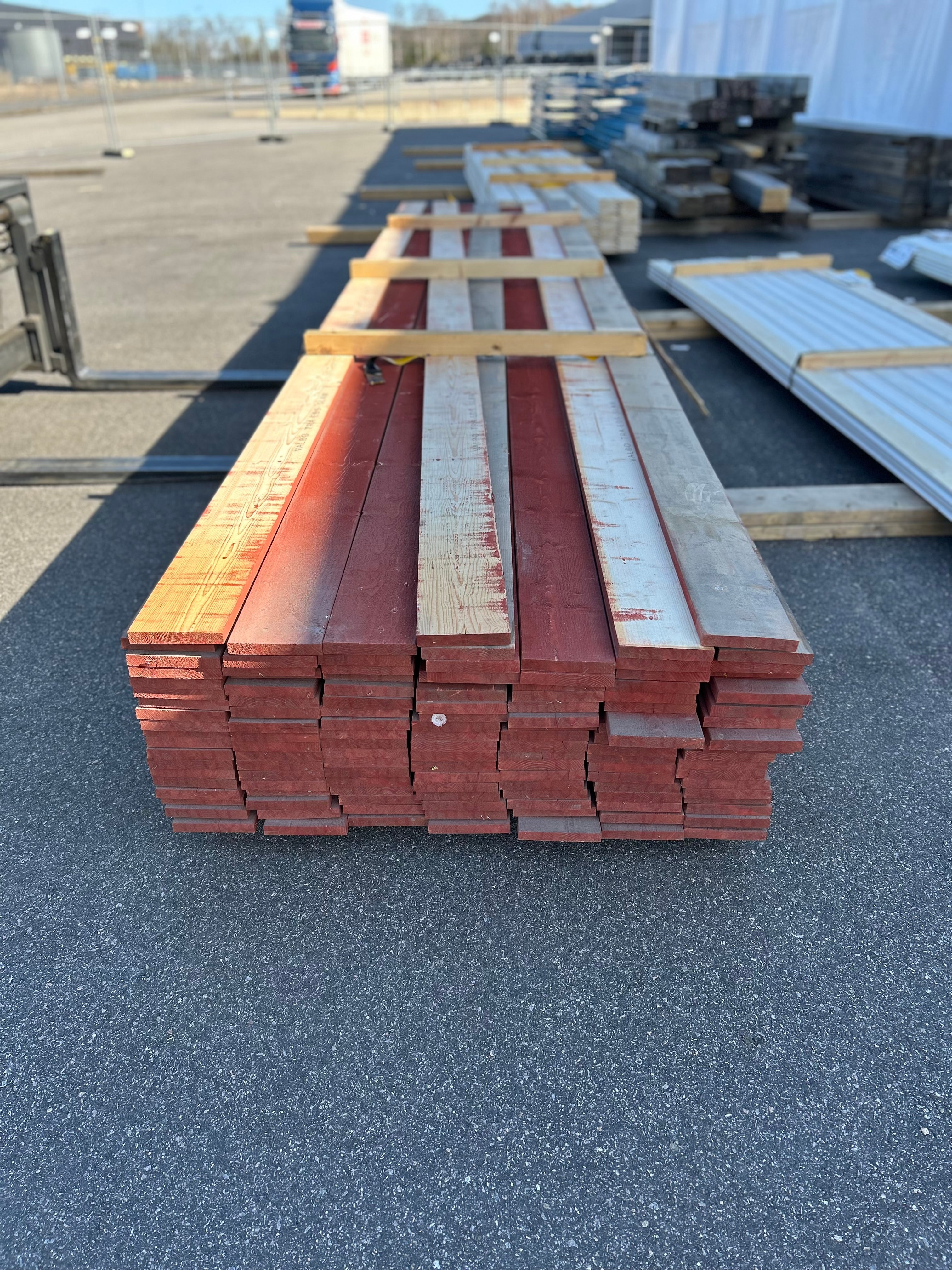 Paket Finsågade Brädor 22x150 mm – 128 st (5,40 m)