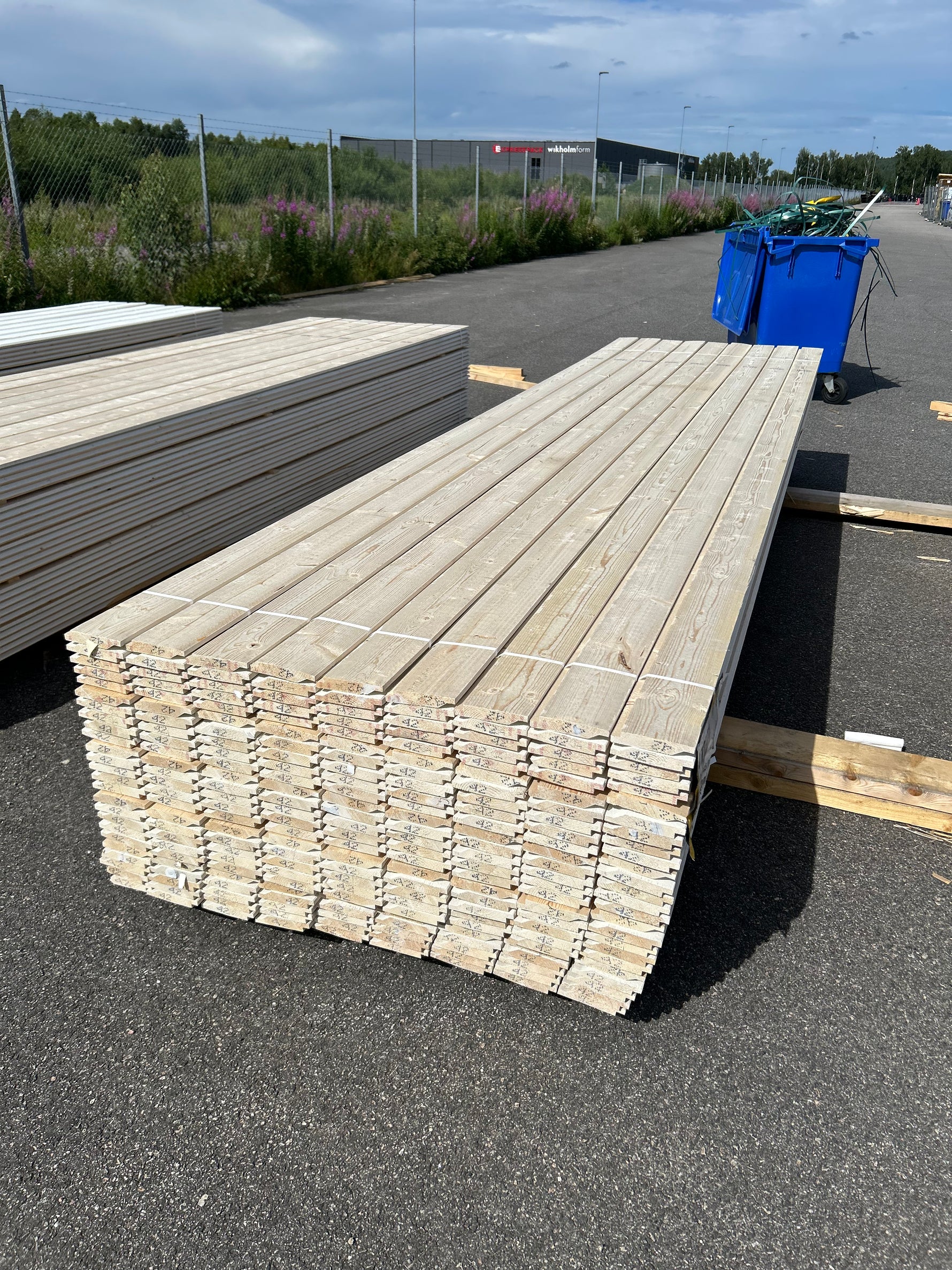 Paket Enkelfas Halvspont 22x120mm 4.20m 225st Grundmålad