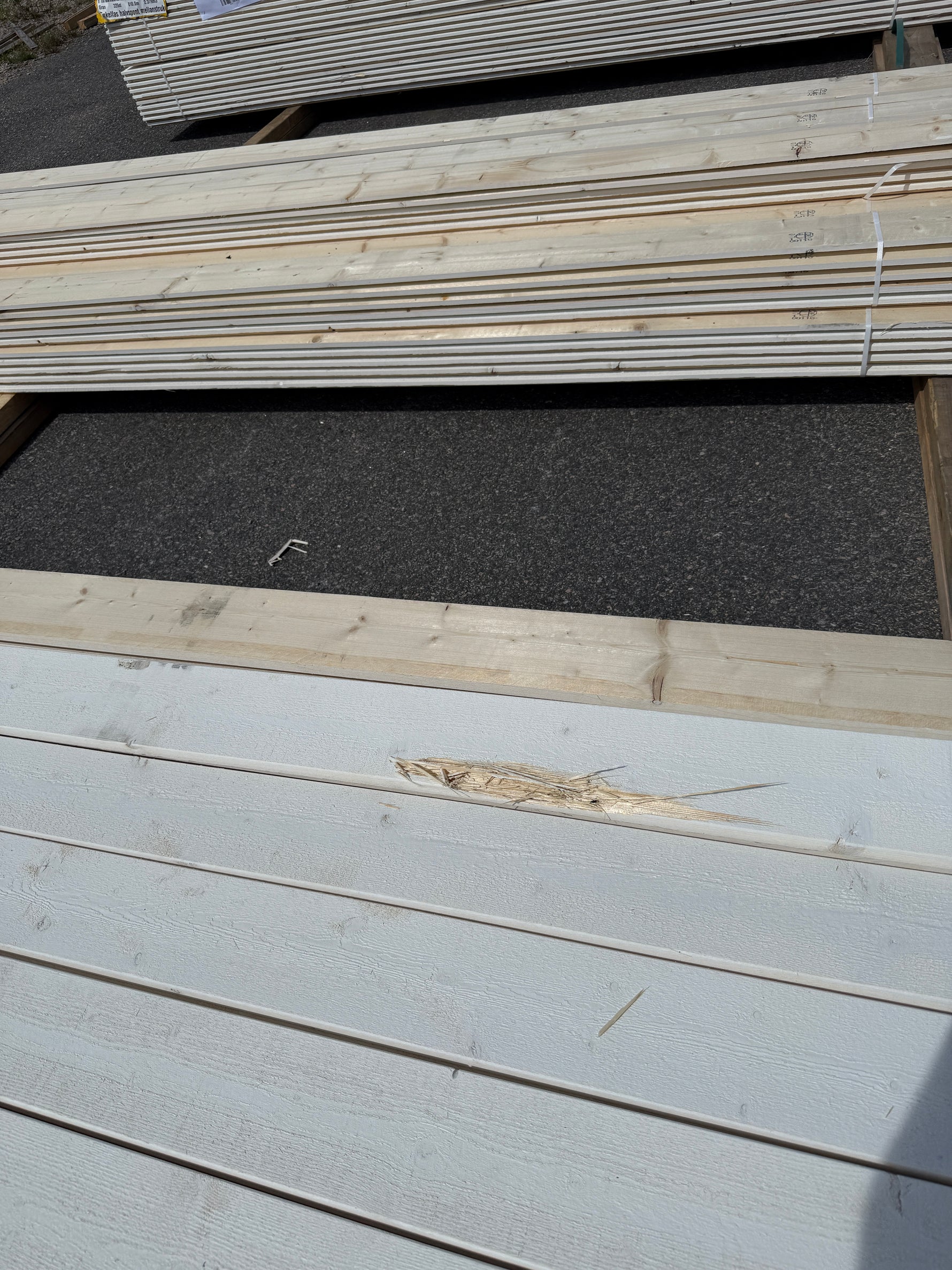 Paket Finsågade Brädor 22x120mm, 82st 3.60m Grundmålad
