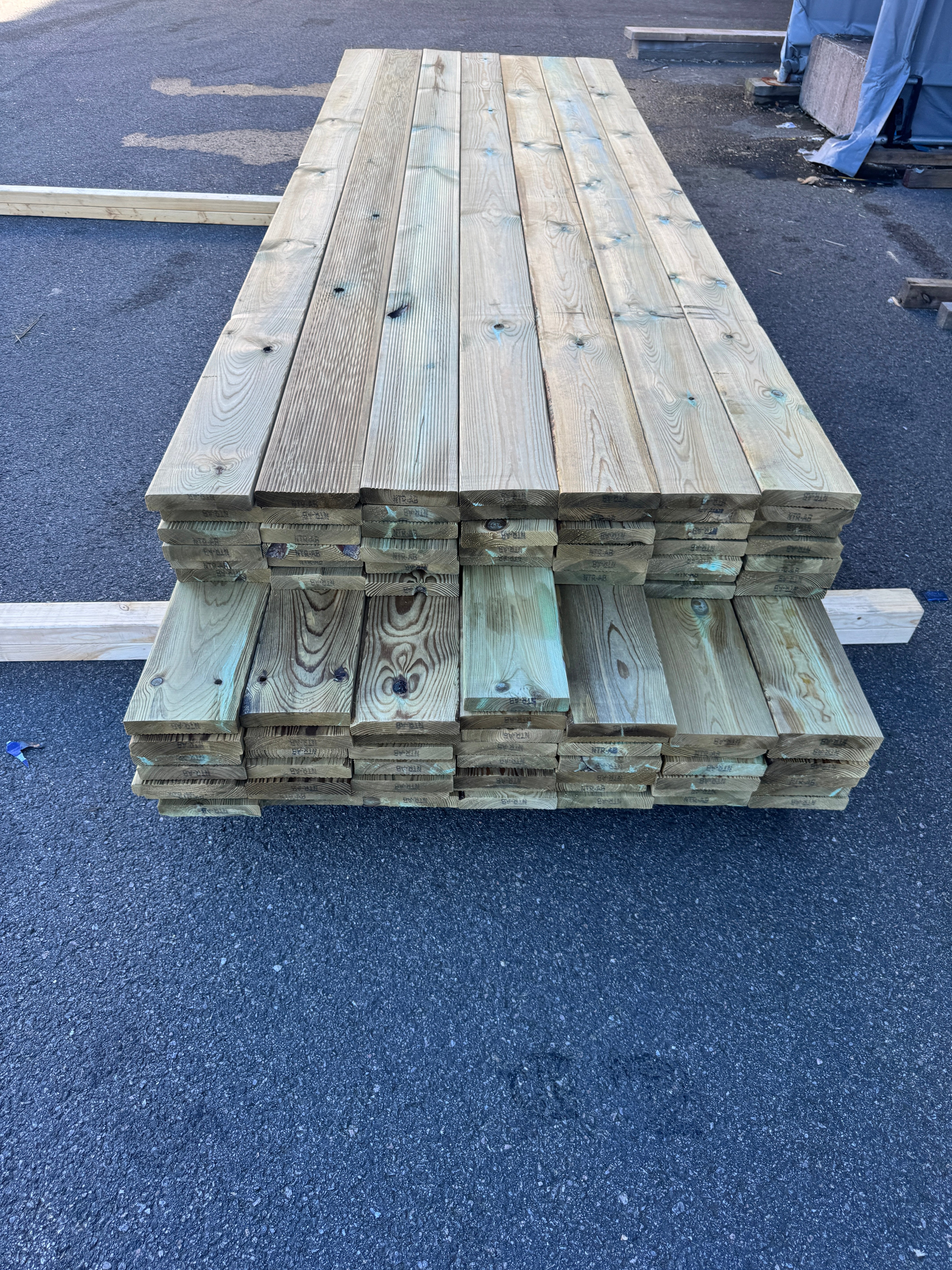 Paket Rillad Trall 28x145mm – 91 st (3,00–3,30 m, furu, NTR AB, B-sort)