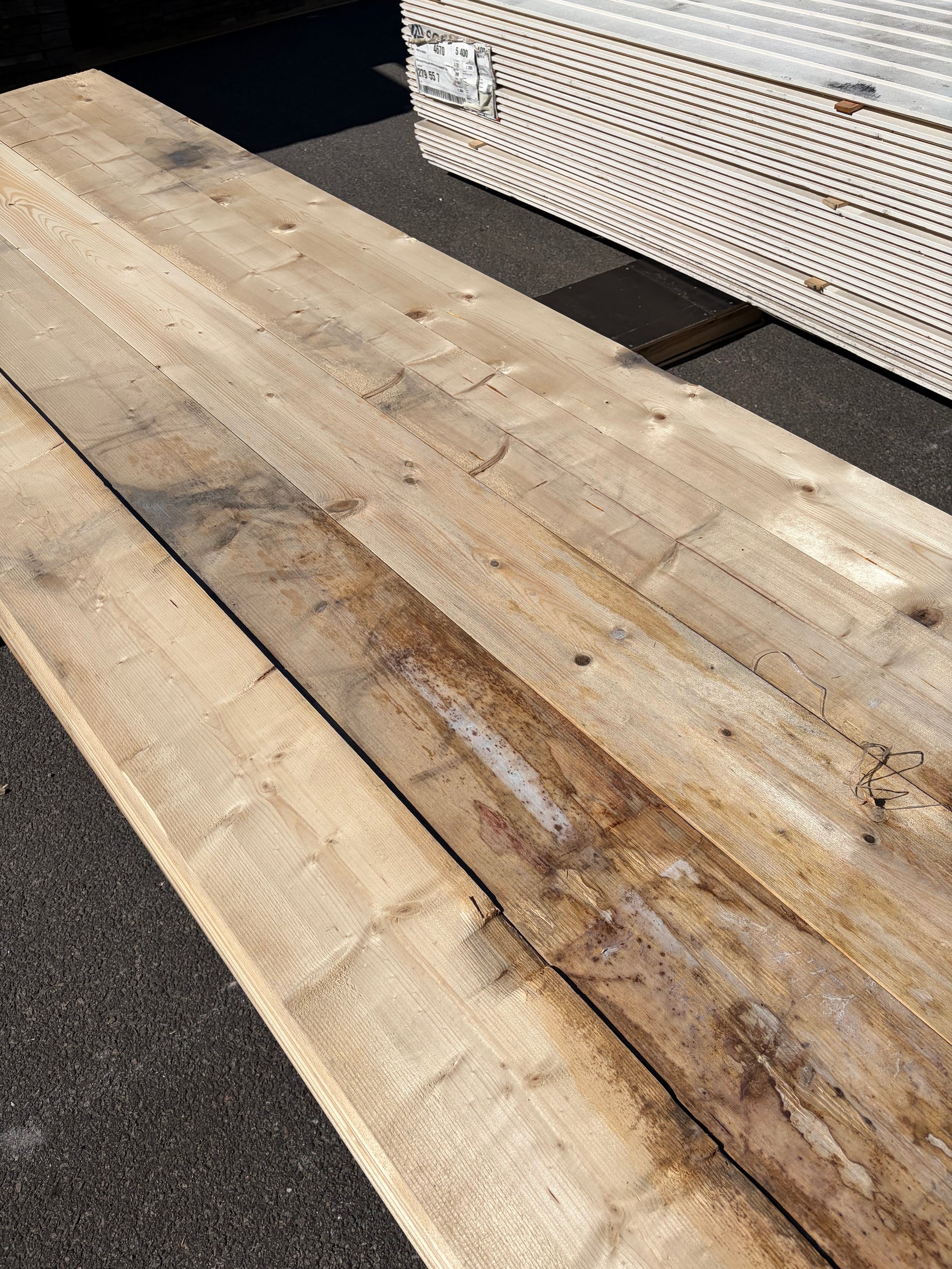Paket Finsågade Brädor 22x195mm, 130st 5.10m (Fuktskadad)
