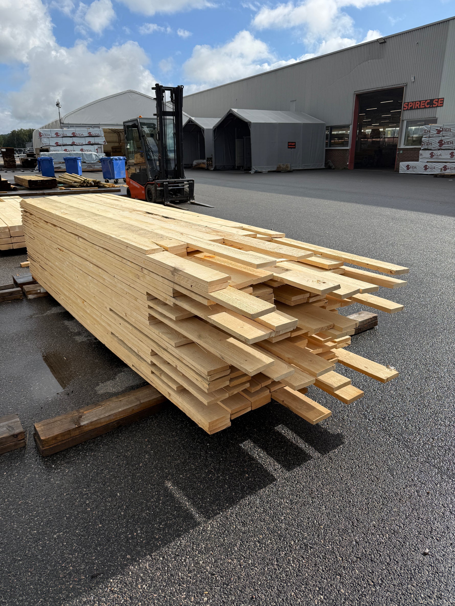 Paket Råsågade Brädor 22x125mm- 272st (2.40-3.60m)