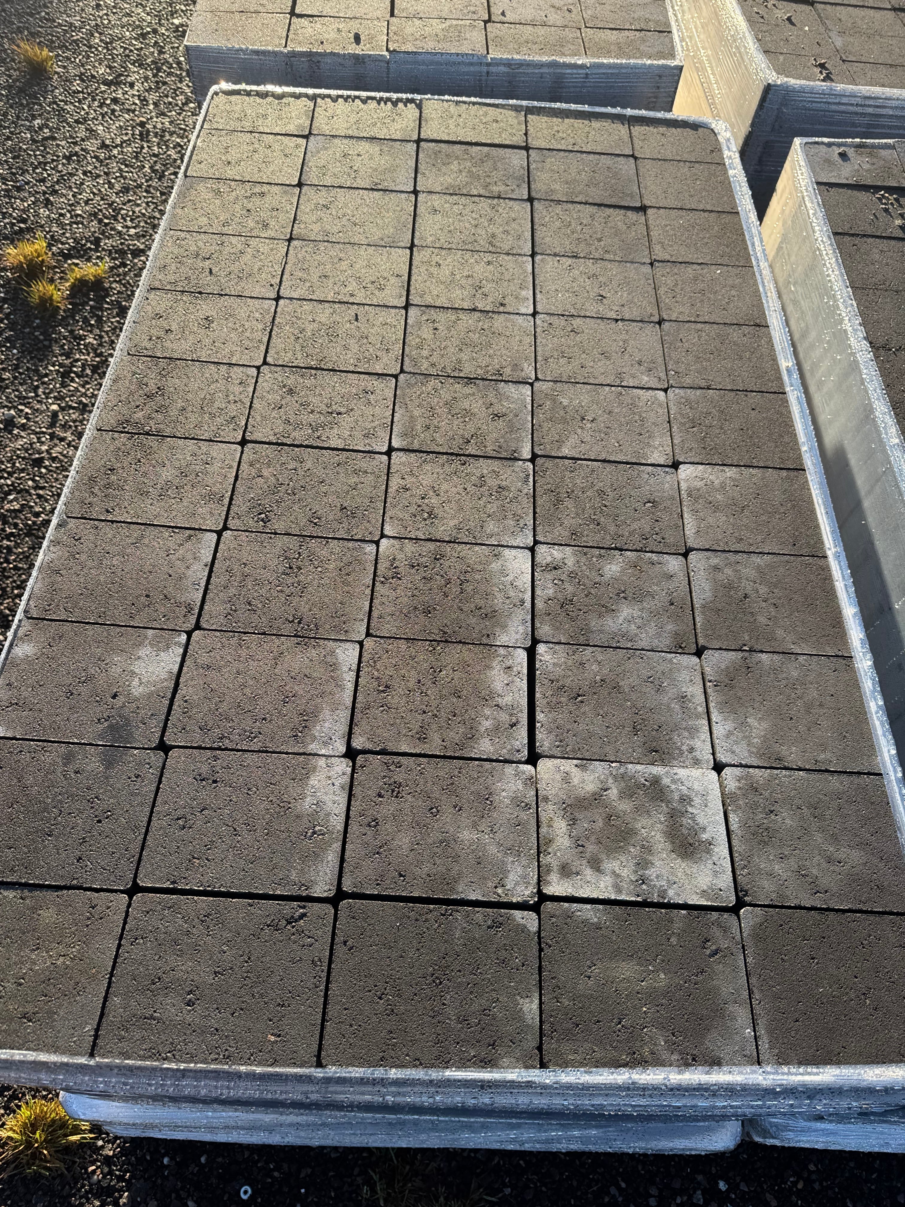 Scala 105x140x70 mm – Antracit 170 kr/kvm (2,5 kr/sten)