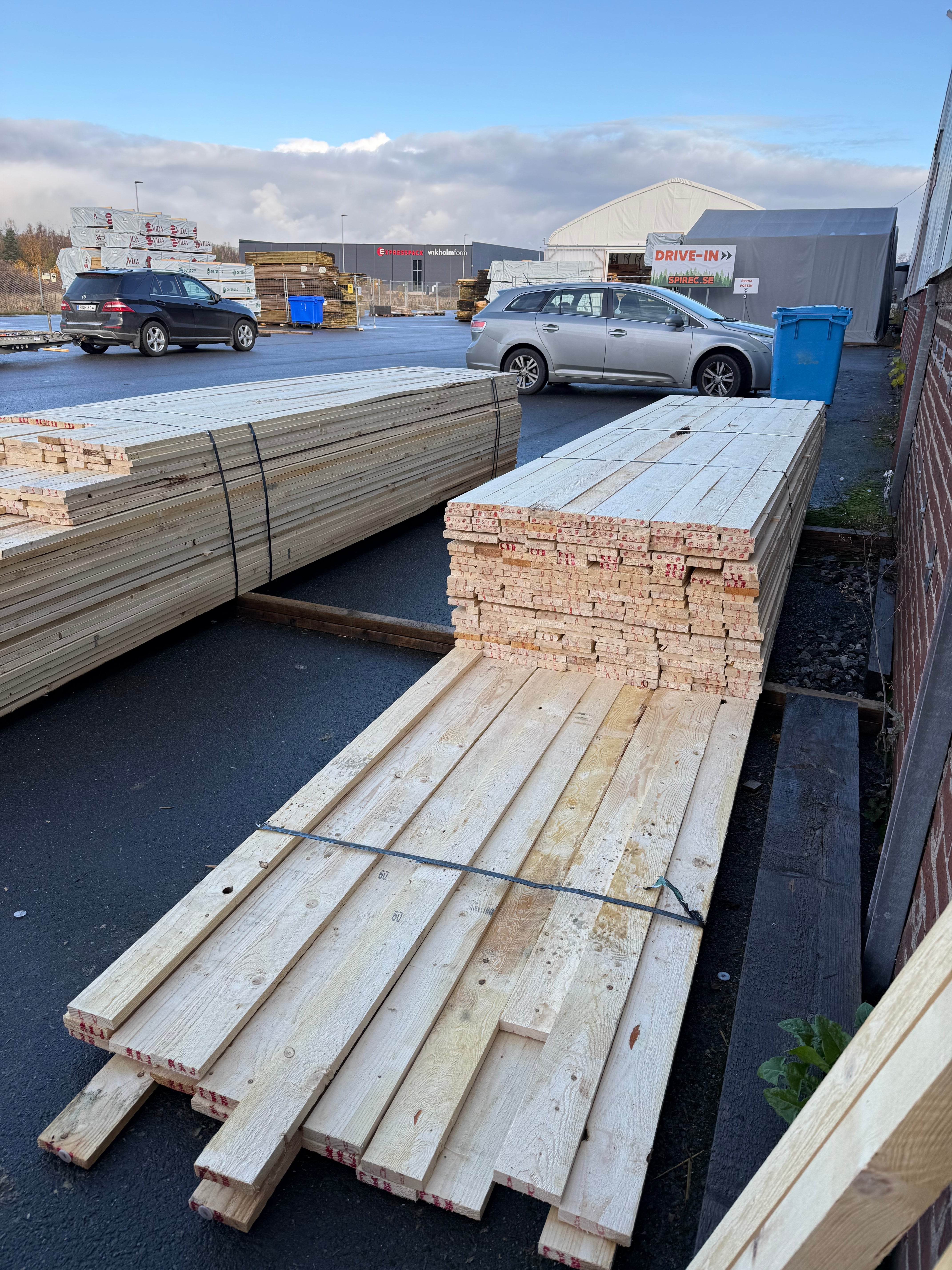 Paket Brädor 22x100mm Råsågade – 240 st (3,6–5,4 m, gran, obehandlad)