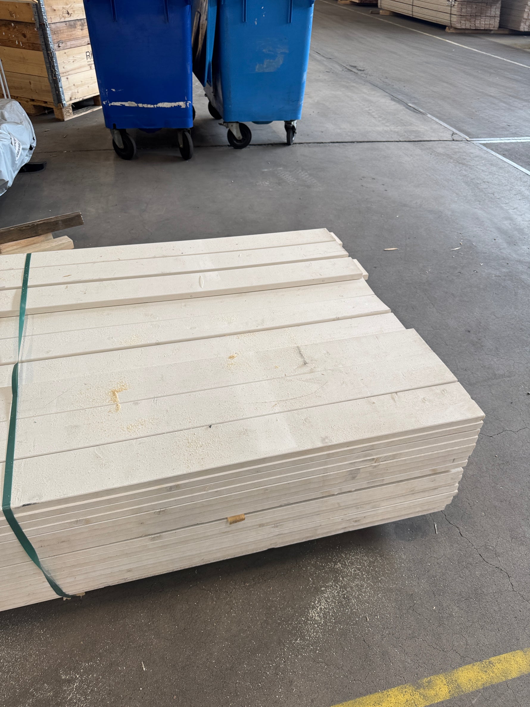 Paket Finsågade Brädor 22x120mm 5.40m Grundmålad 150st