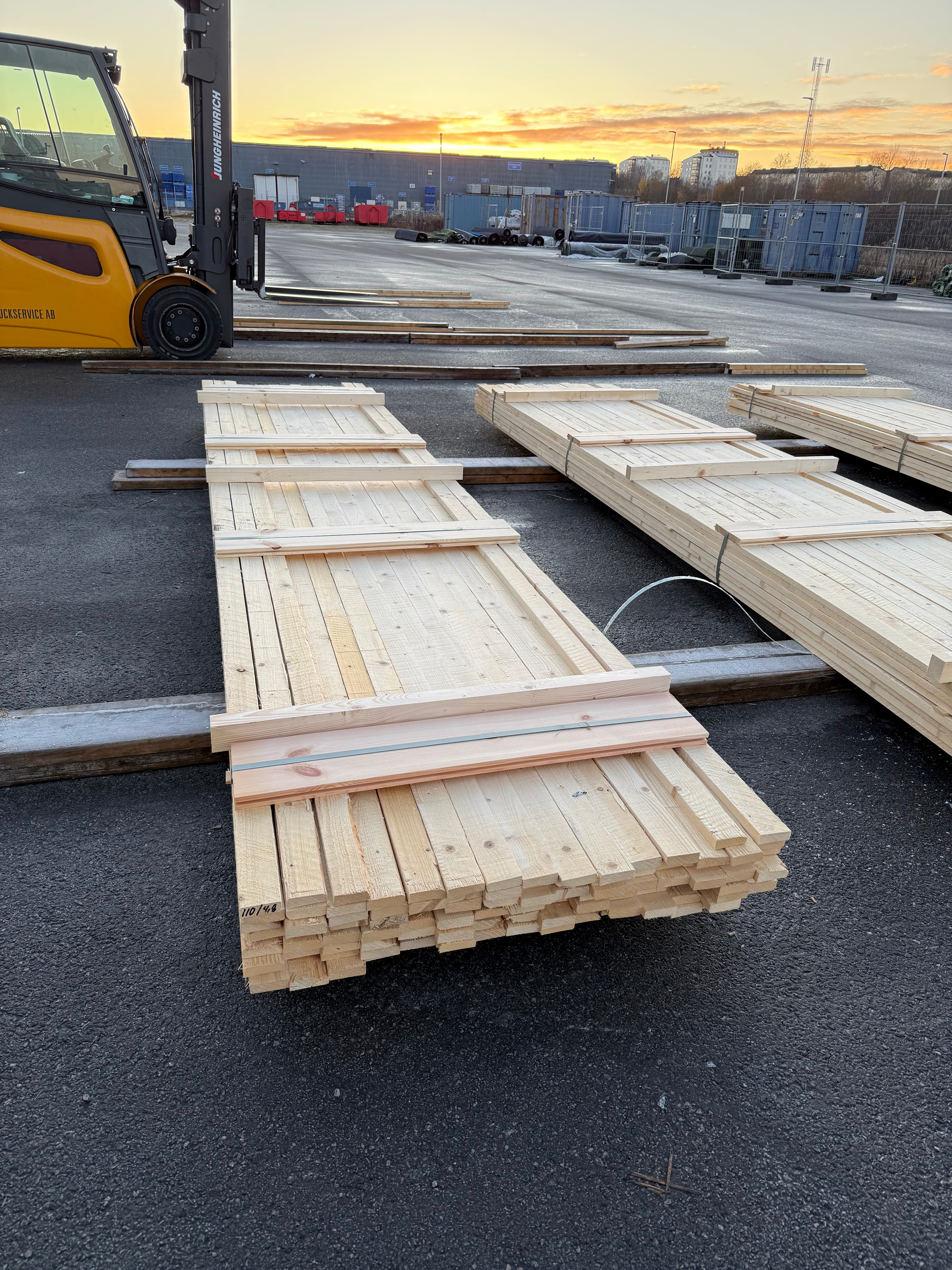 Paket Brädor 19x63mm – 110 st (4,80 m, gran, ohyvlad/råsågad)