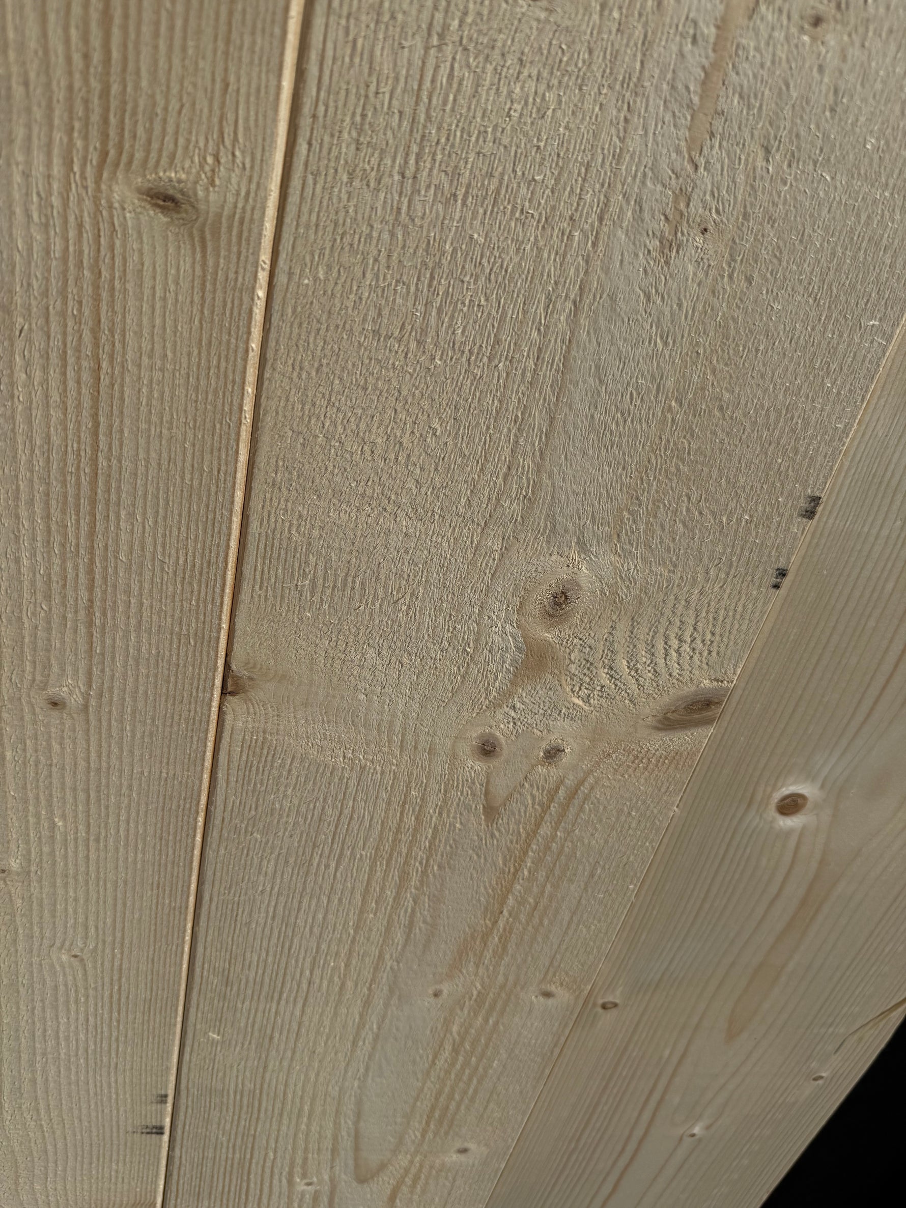 Paket Finsågade Brädor 28x170mm, 102st 3,90m