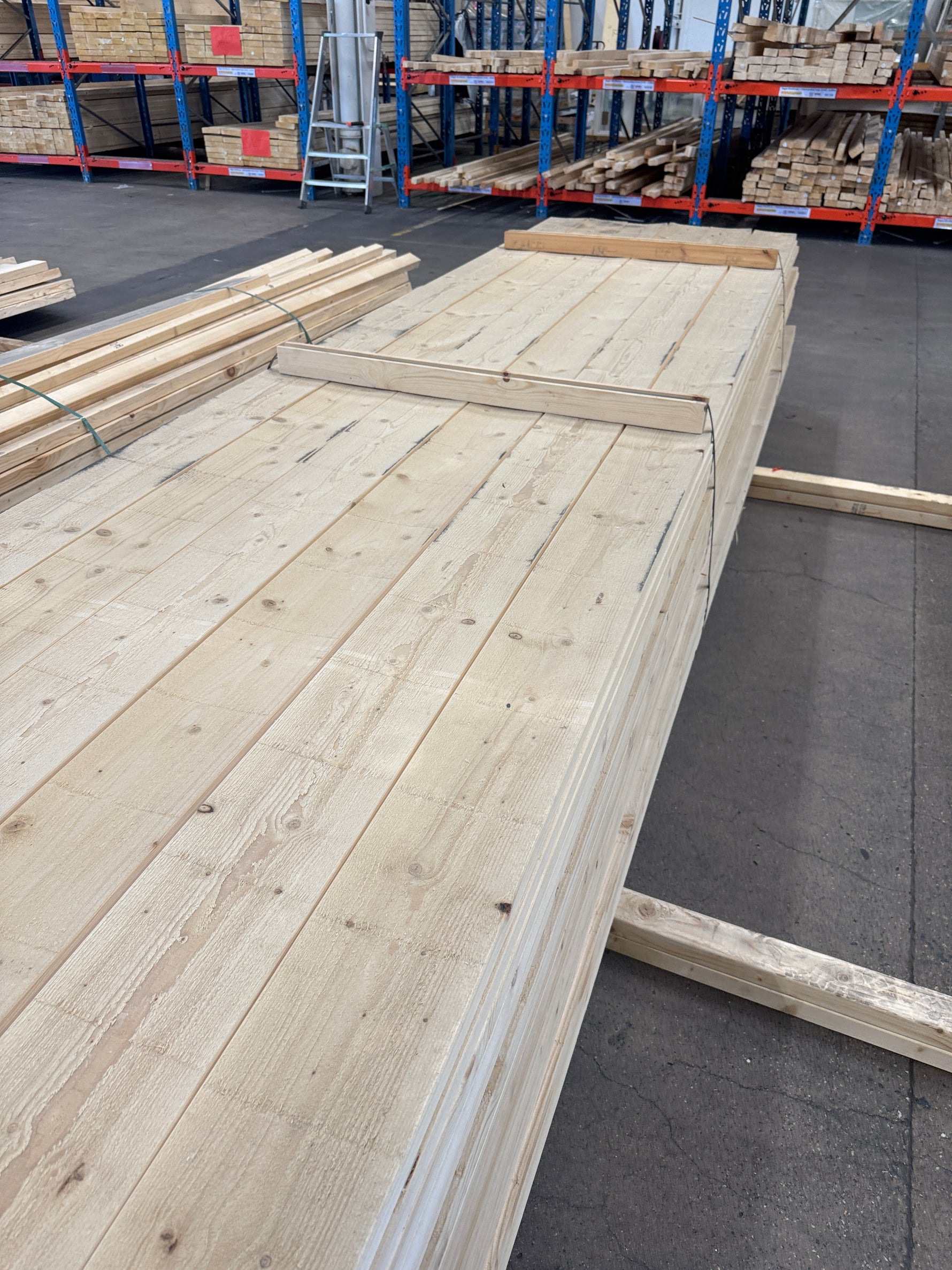 Paket Finsågad Panel 22x165mm 4,80m – 150 st Revor