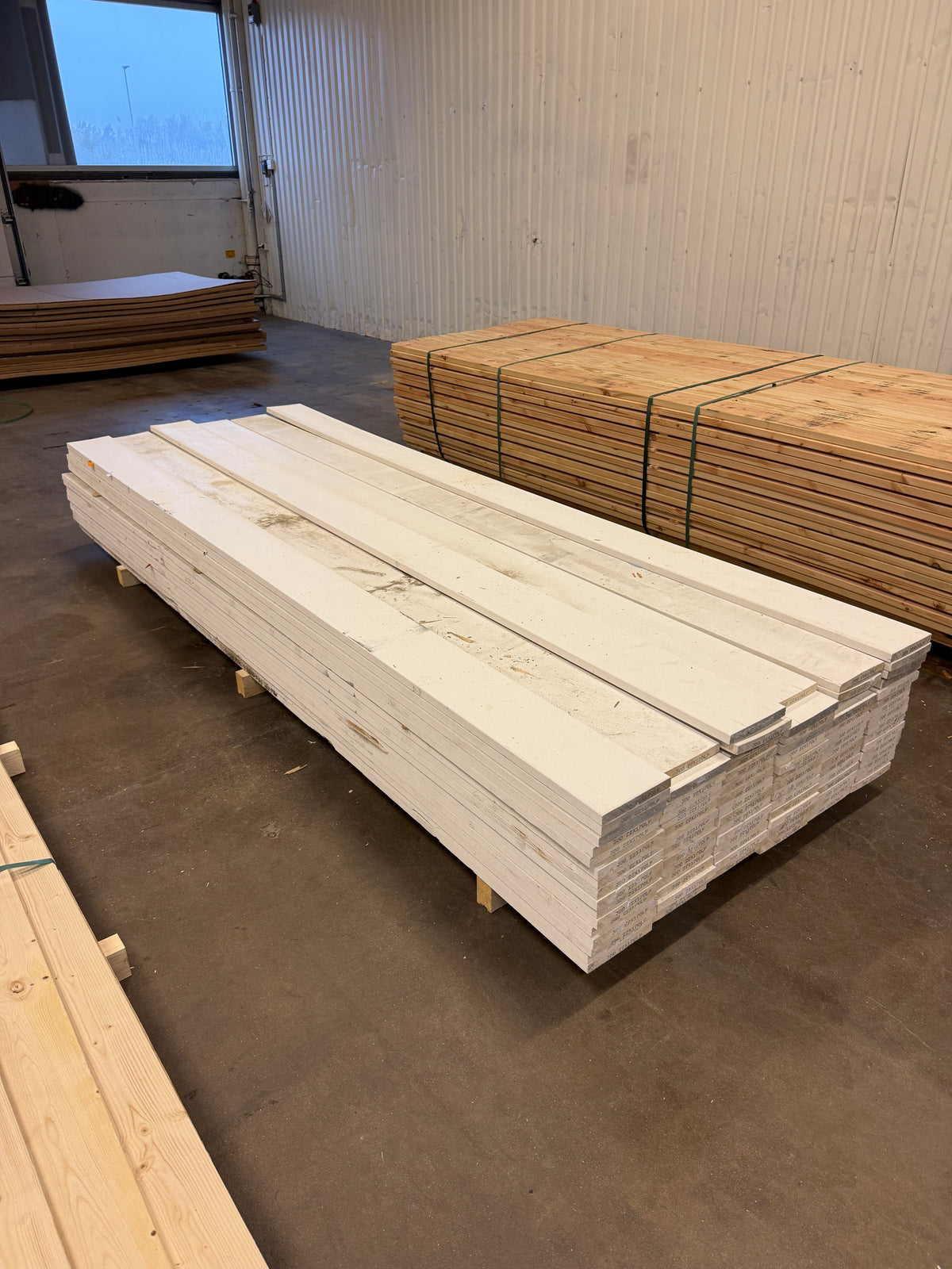 Paket Finsågade Brädor Grundmålade 22×170 mm – 3,00 m – 93 st