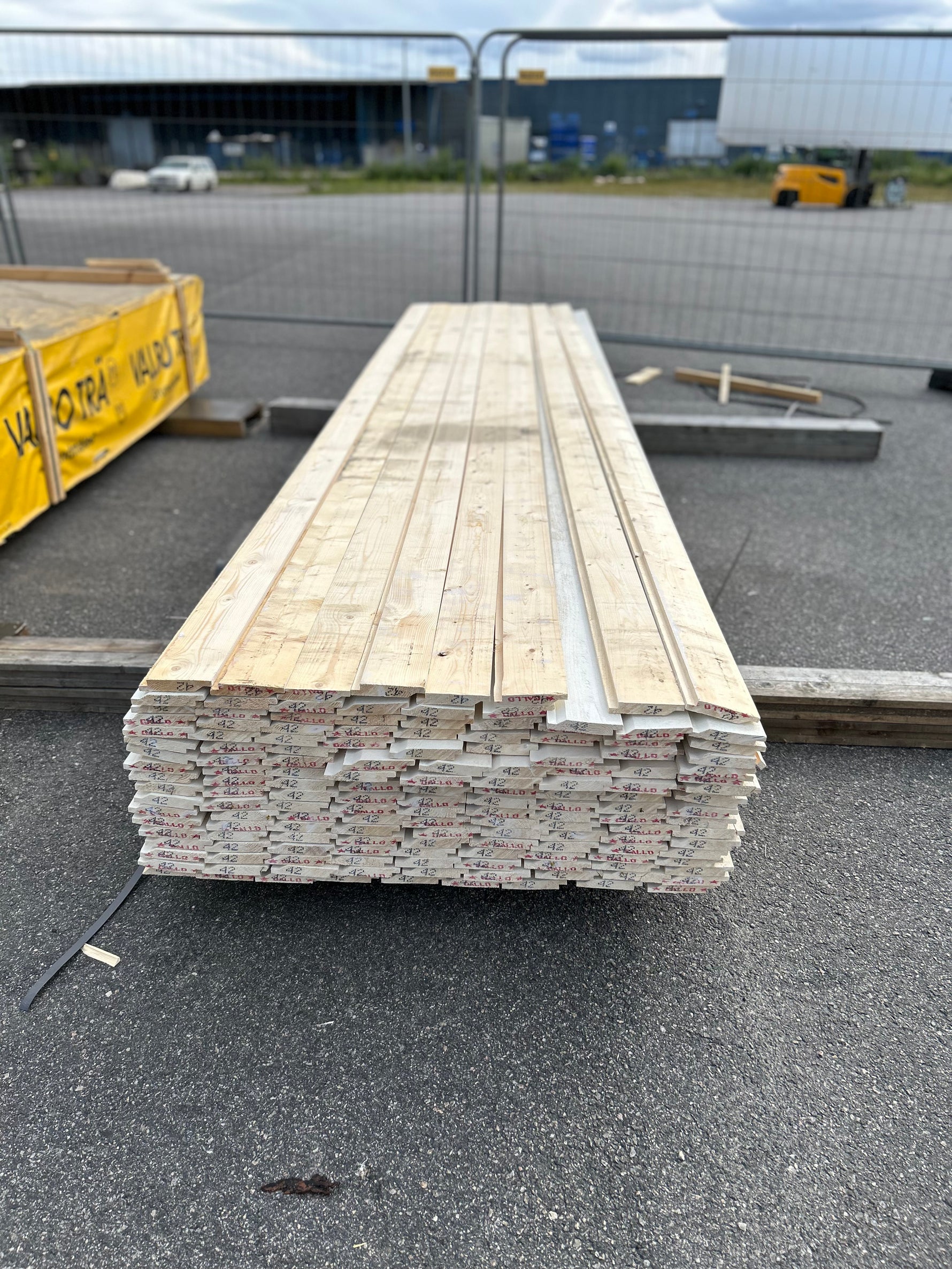 Paket Enkelfas Halvspont 22x120mm 4,20m 161st Grundmålad