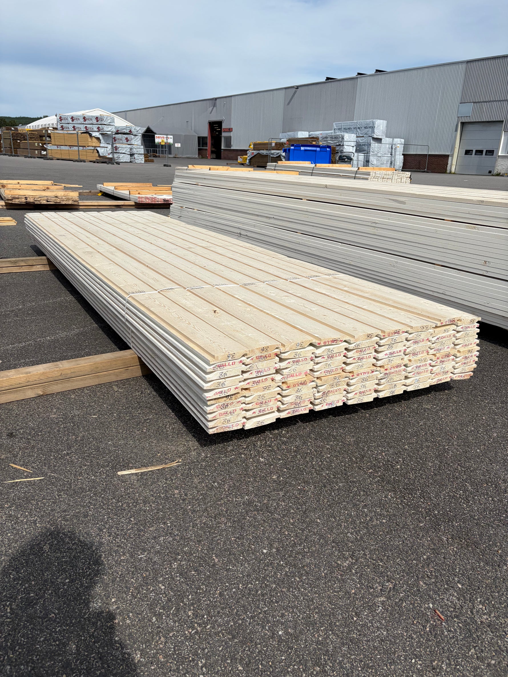 Paket Ytterpanel Enkelfas Halvspont 22x120mm, 90st 3.60m Grundmålad