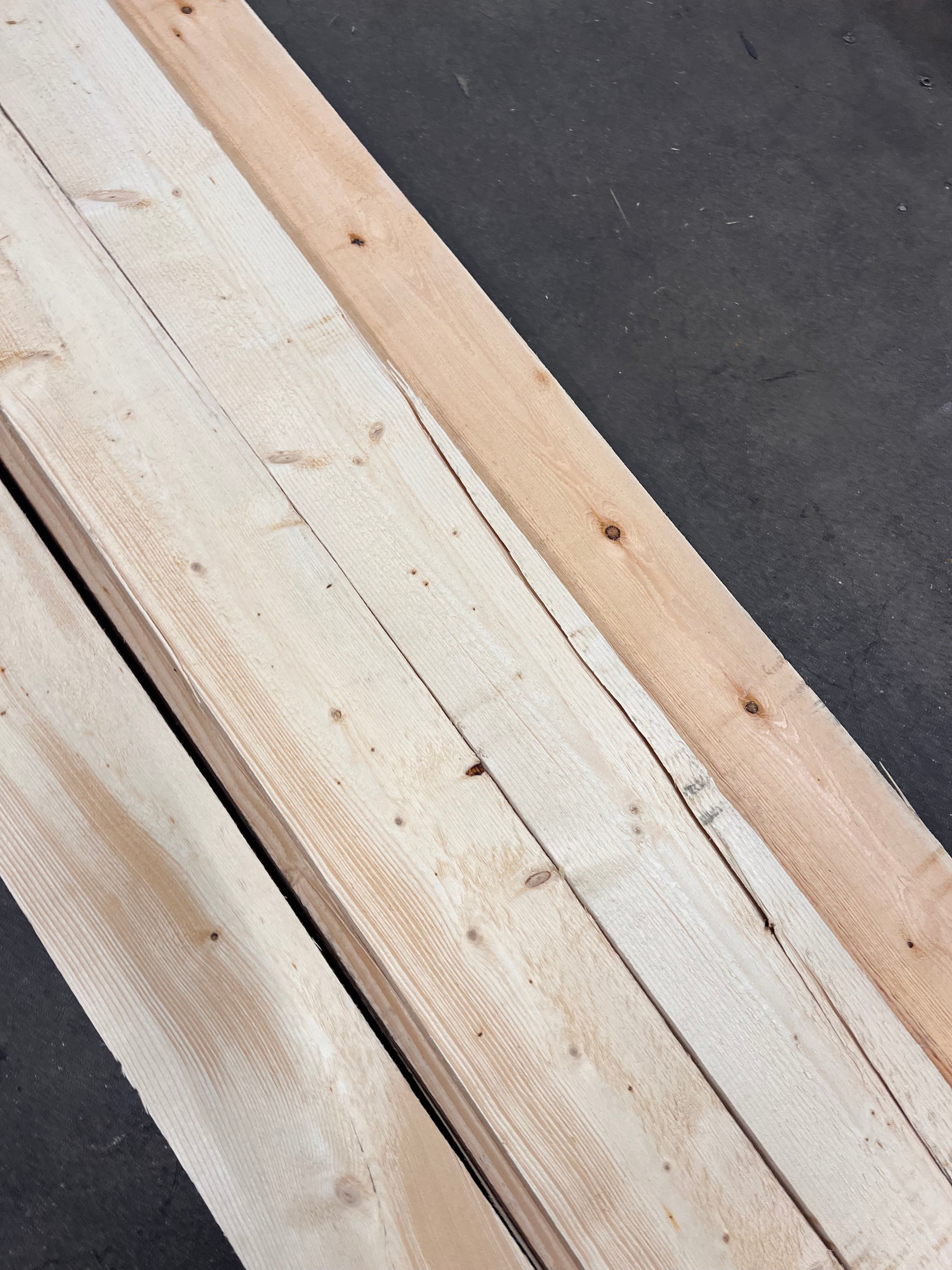 Paket Reglar Ohyvlade 47x150 11 st 4,20m ( böjda, skadade)