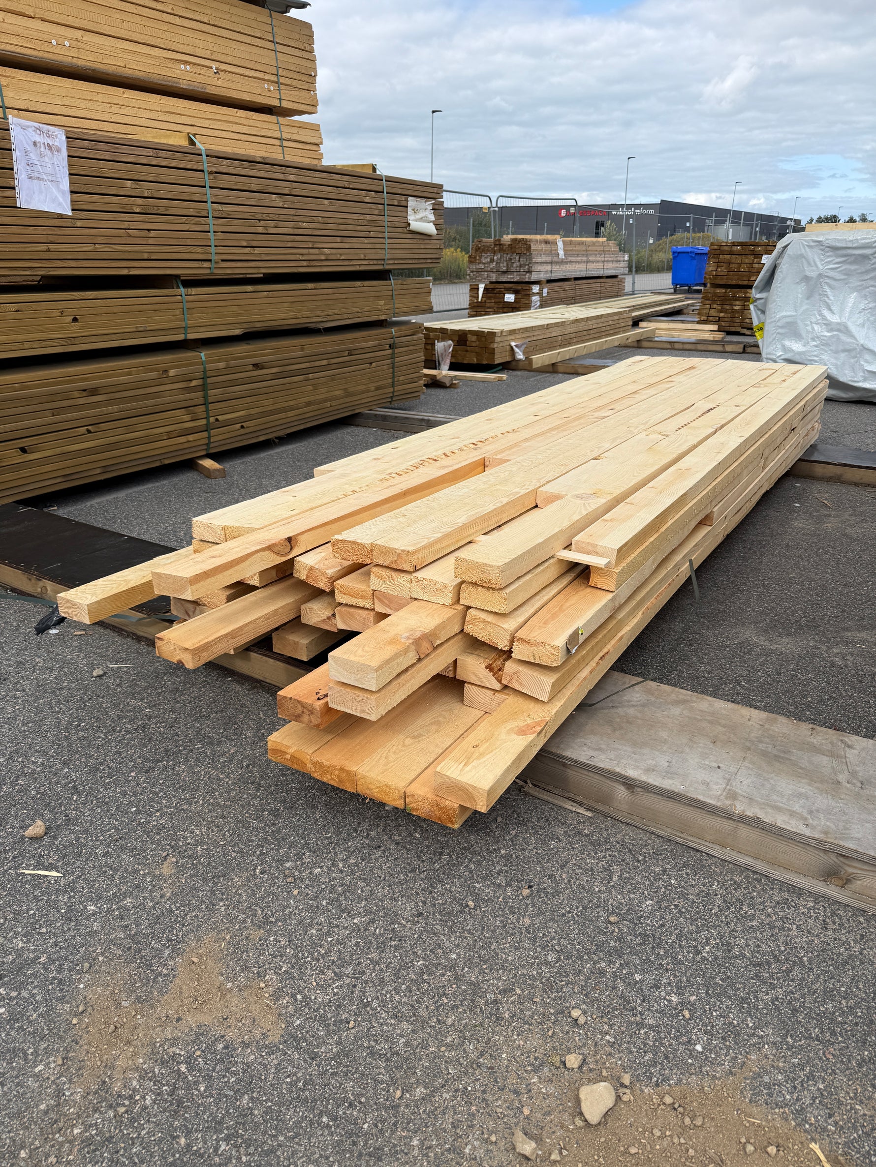 Paket Ohyvlade Reglar 47×100 mm – 70 st (2.70-3.90m)