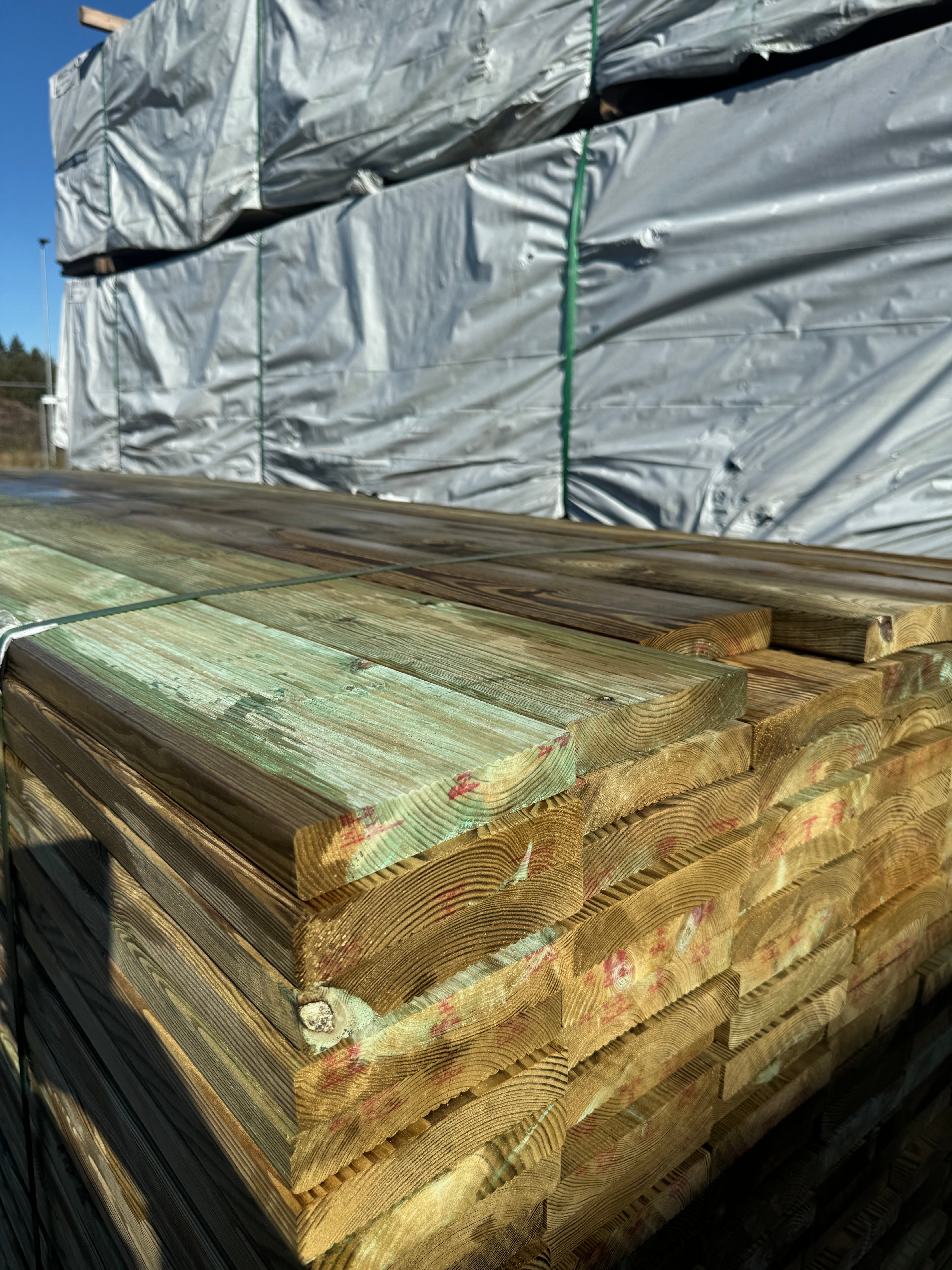 Trall 28x145mm Rillad – 4,80 m (furu, NTR AB, B-sort)