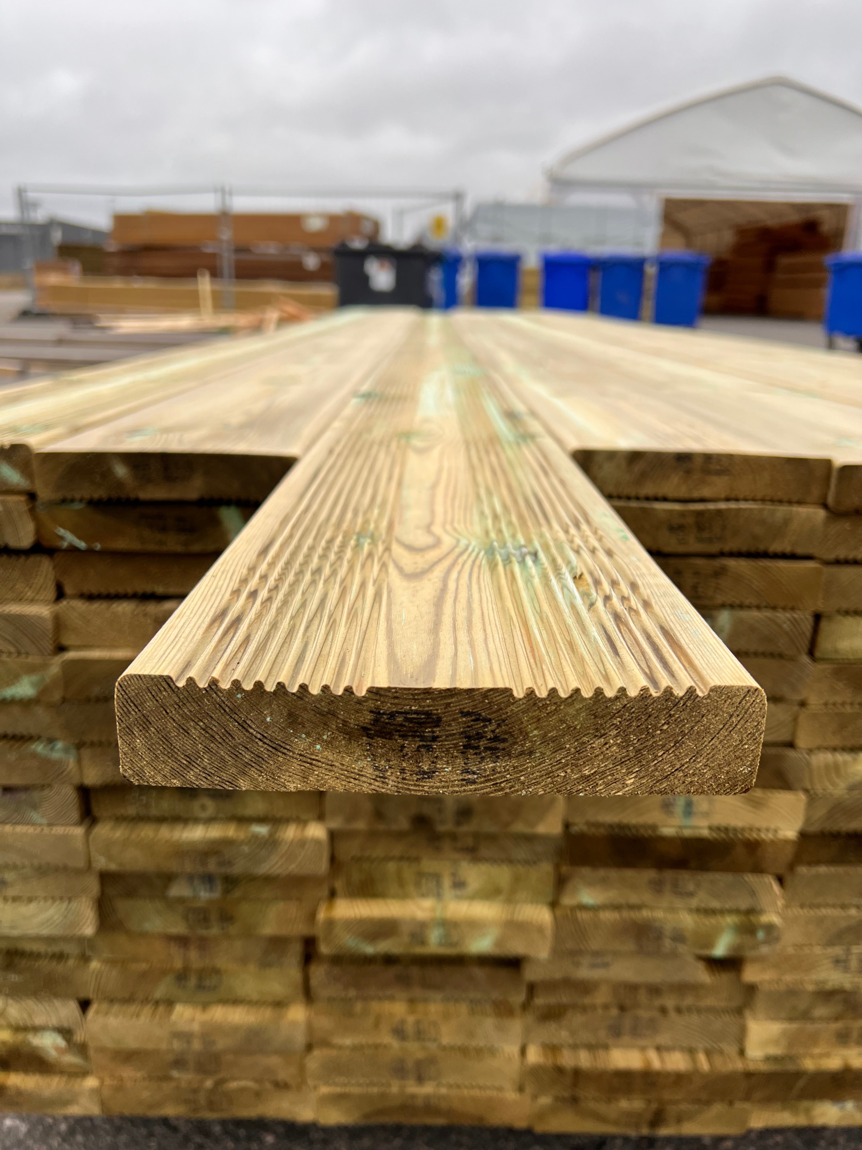 Tryckimpregnerad Rillad Trall 27x145 3,60 m – 112 st (B-sortering)