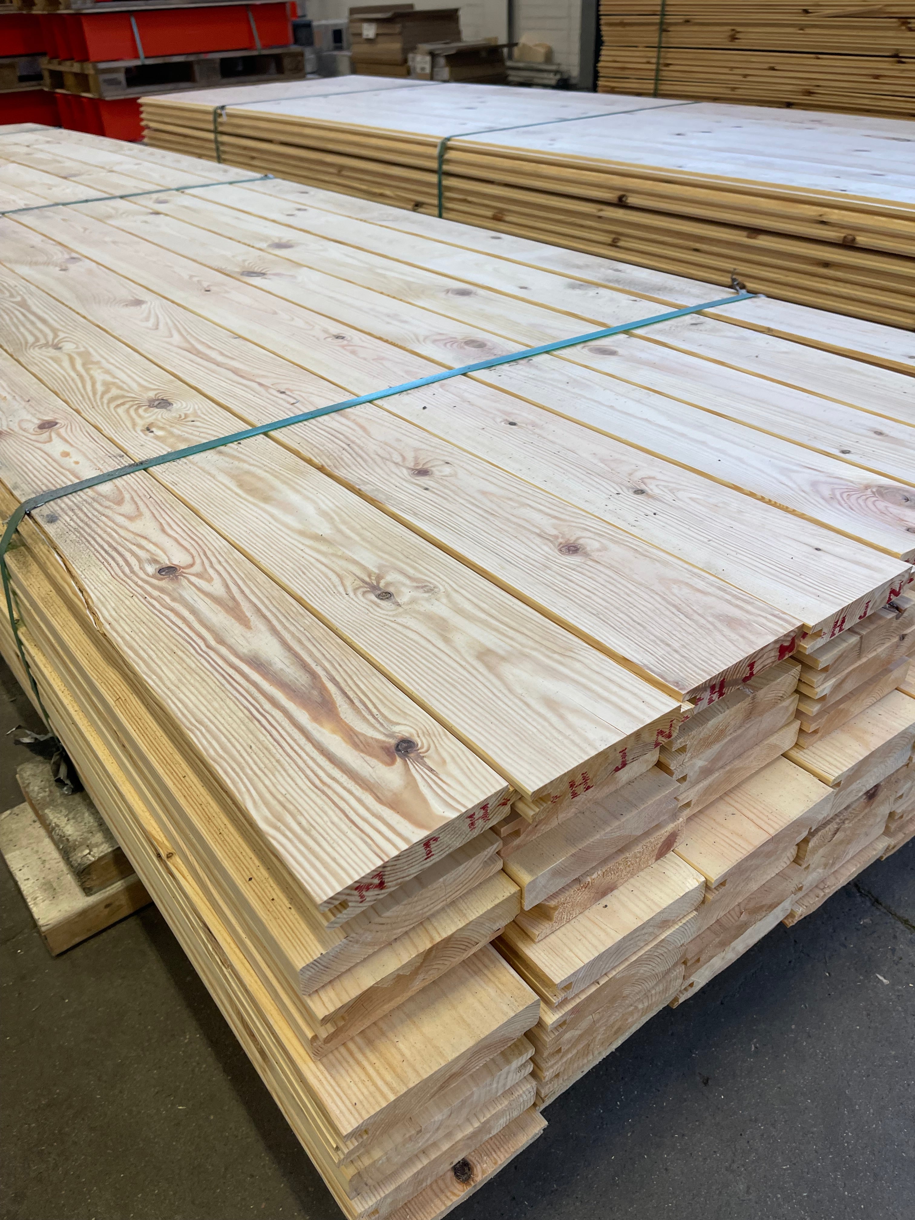 Paket Hyvlad panel 27x145 4.20m 80st-Felproducerad