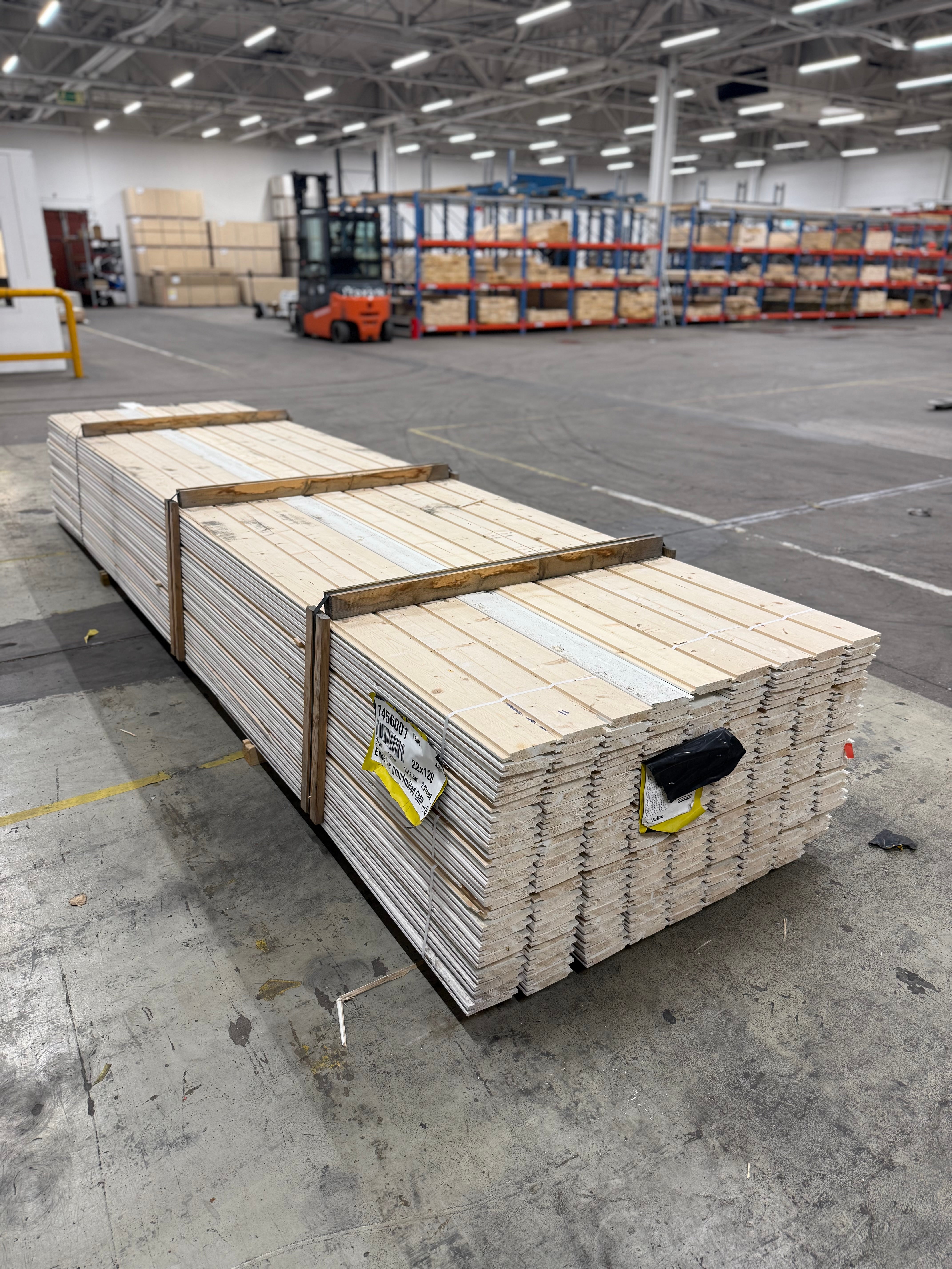 Paket Enkelfasspont 22×120 – 225 st (4.50 m) Grundmålad Vit