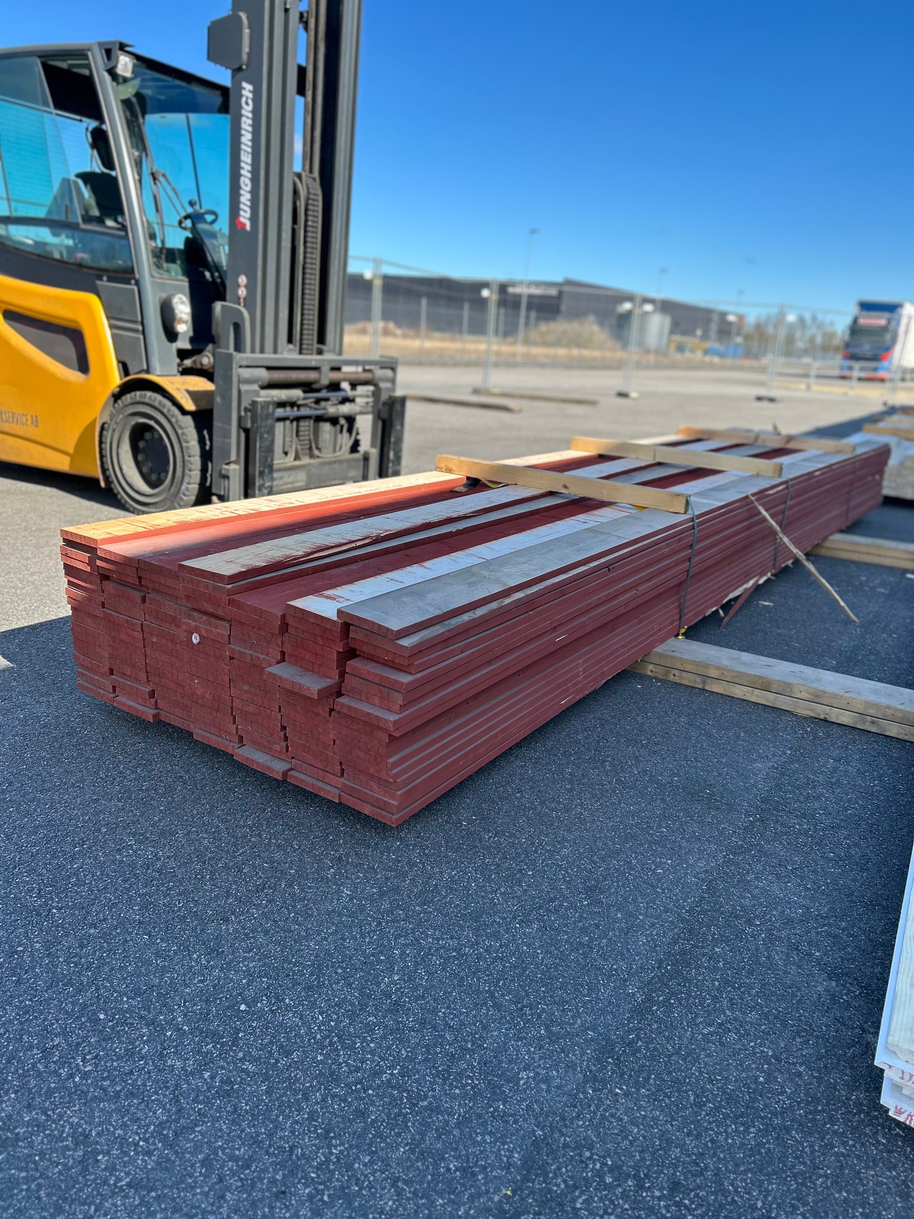 Paket Finsågade Brädor 22x150 mm – 128 st (5,40 m)