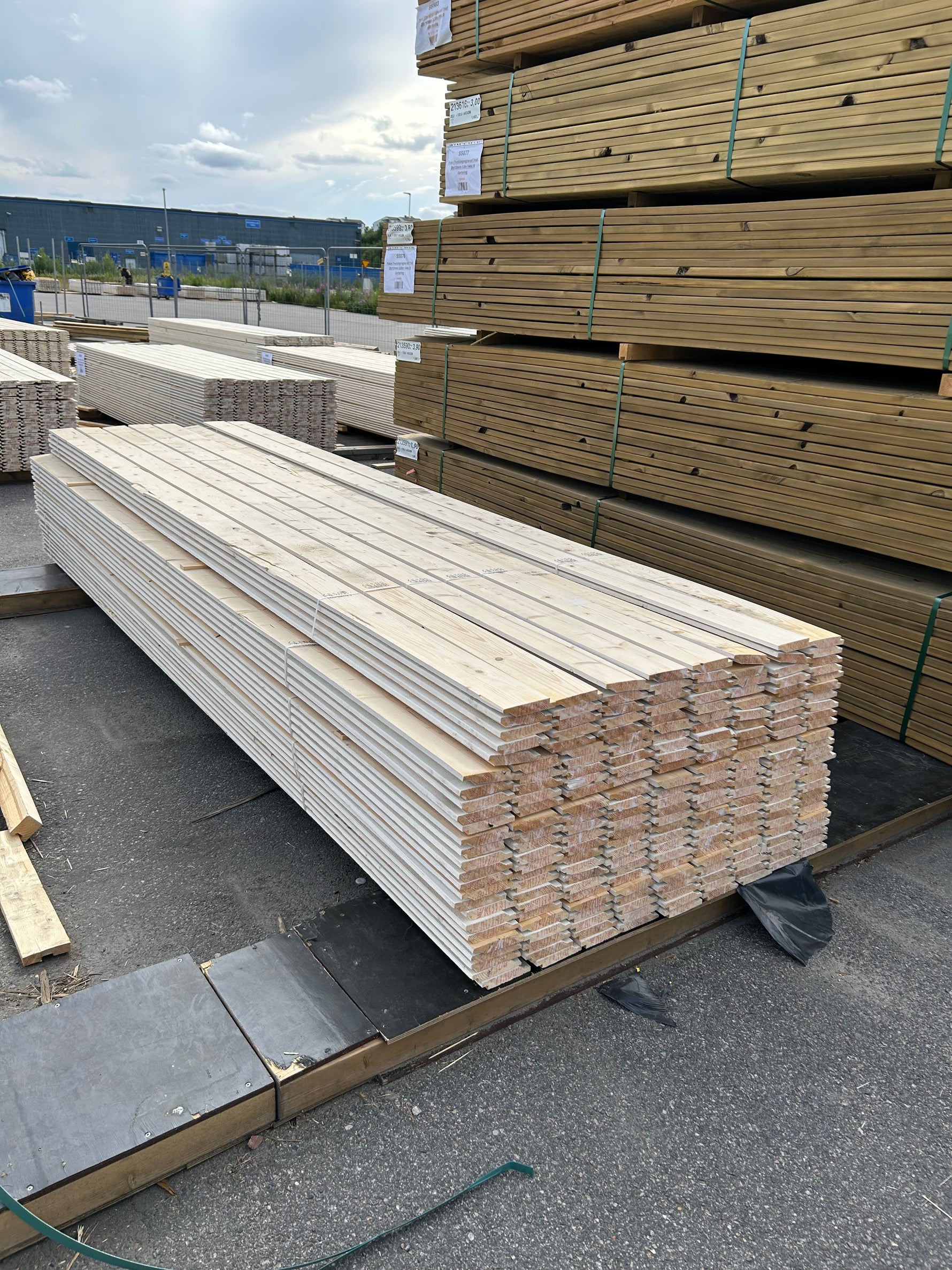 Paket Enkelfas Halvspont 22x120mm 3,60m 219st Grundmålad