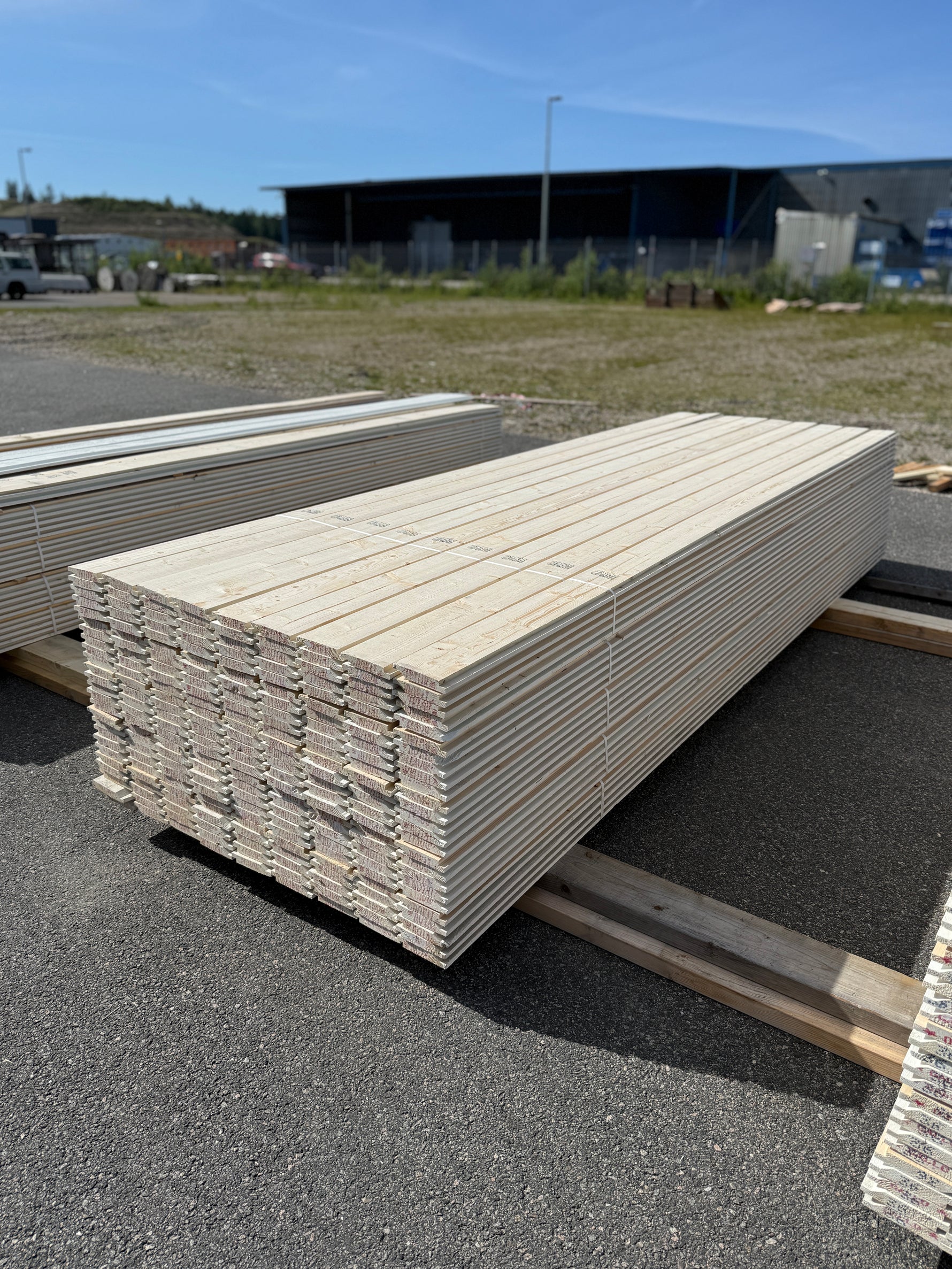 Paket Ytterpanel Enkelfas Halvspont 22x120mm, 225st 3.60m Grundmålad Vit&nbsp;