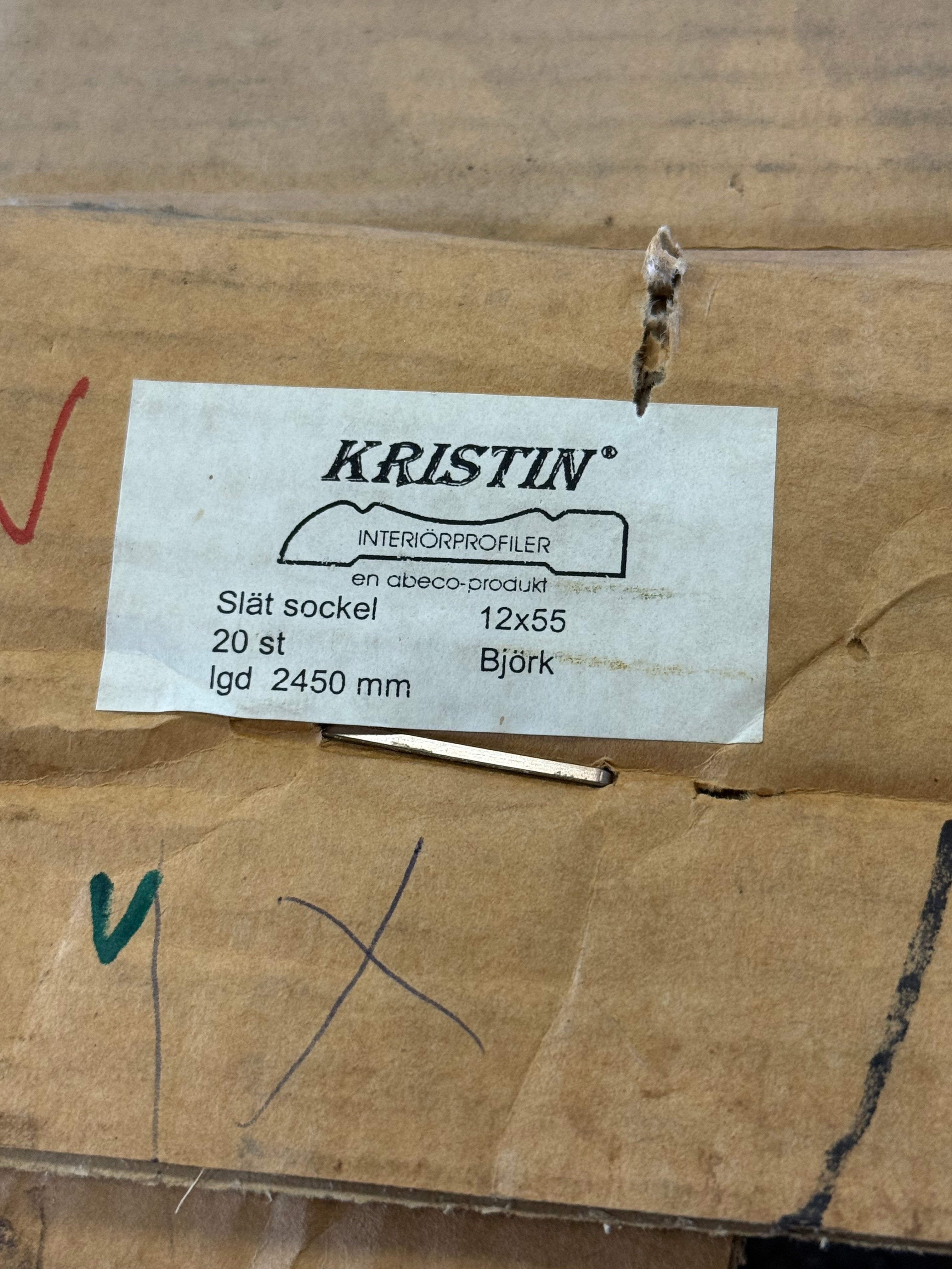 Paket Sockel 12x55- 2450mm 40st MDF Björk