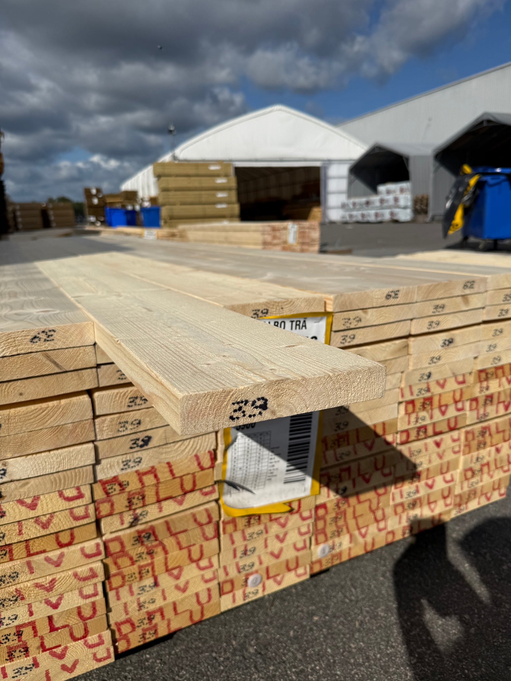 Paket Finsågade Brädor 28x170mm, 102st 3,90m