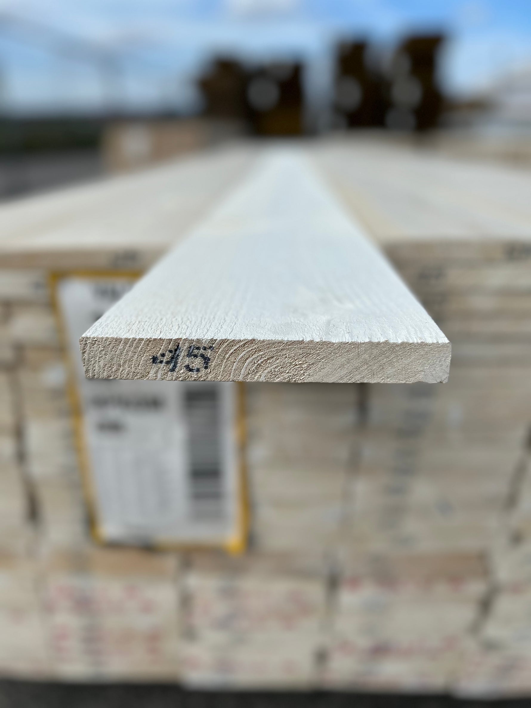 Paket Finsågade Brädor 22x170mm 4,50m 150st Grundmålade