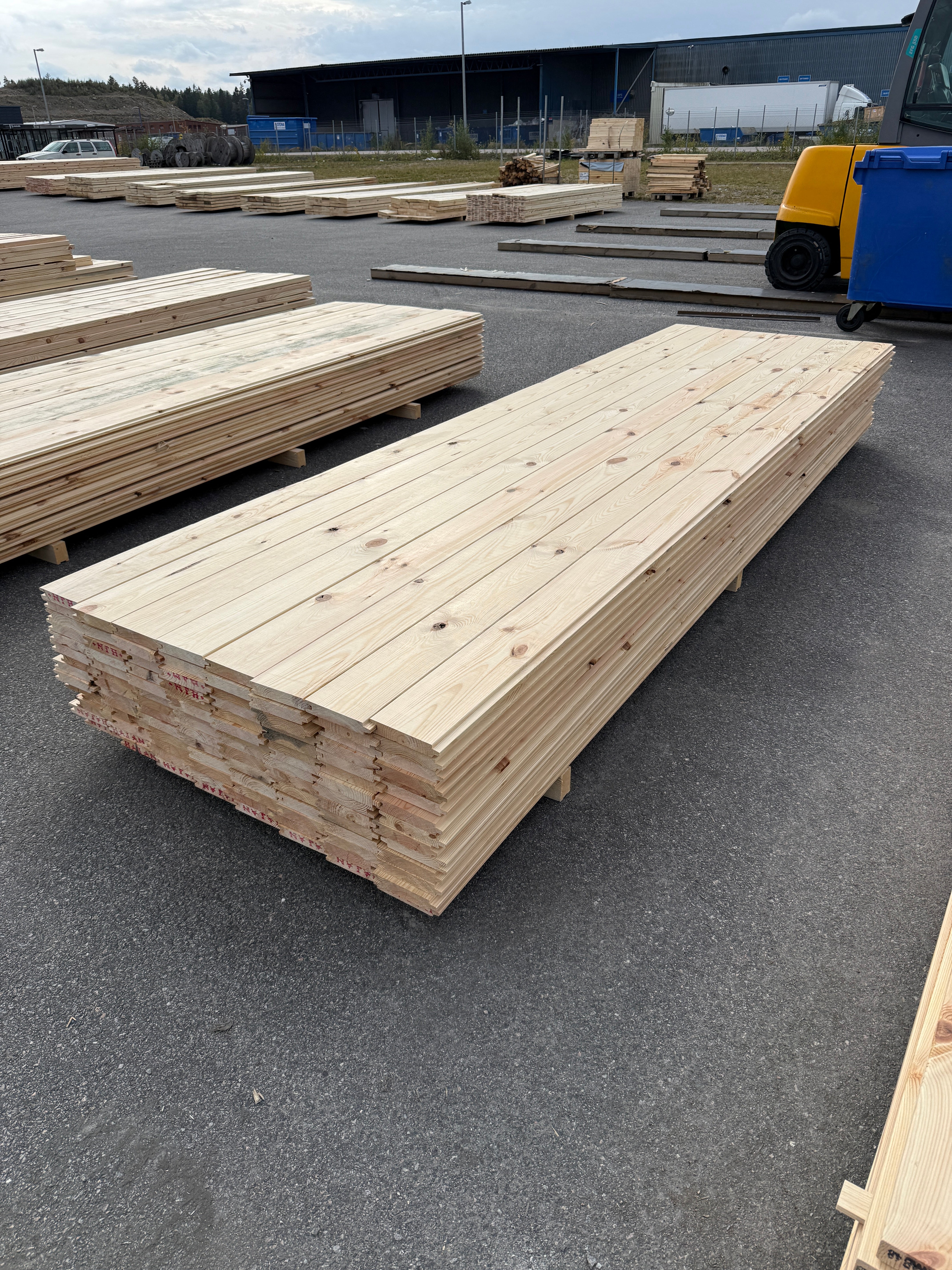 Paket Spontade Furu Brädor 27x145mm 3,60m – 112st (Andra Sortering)