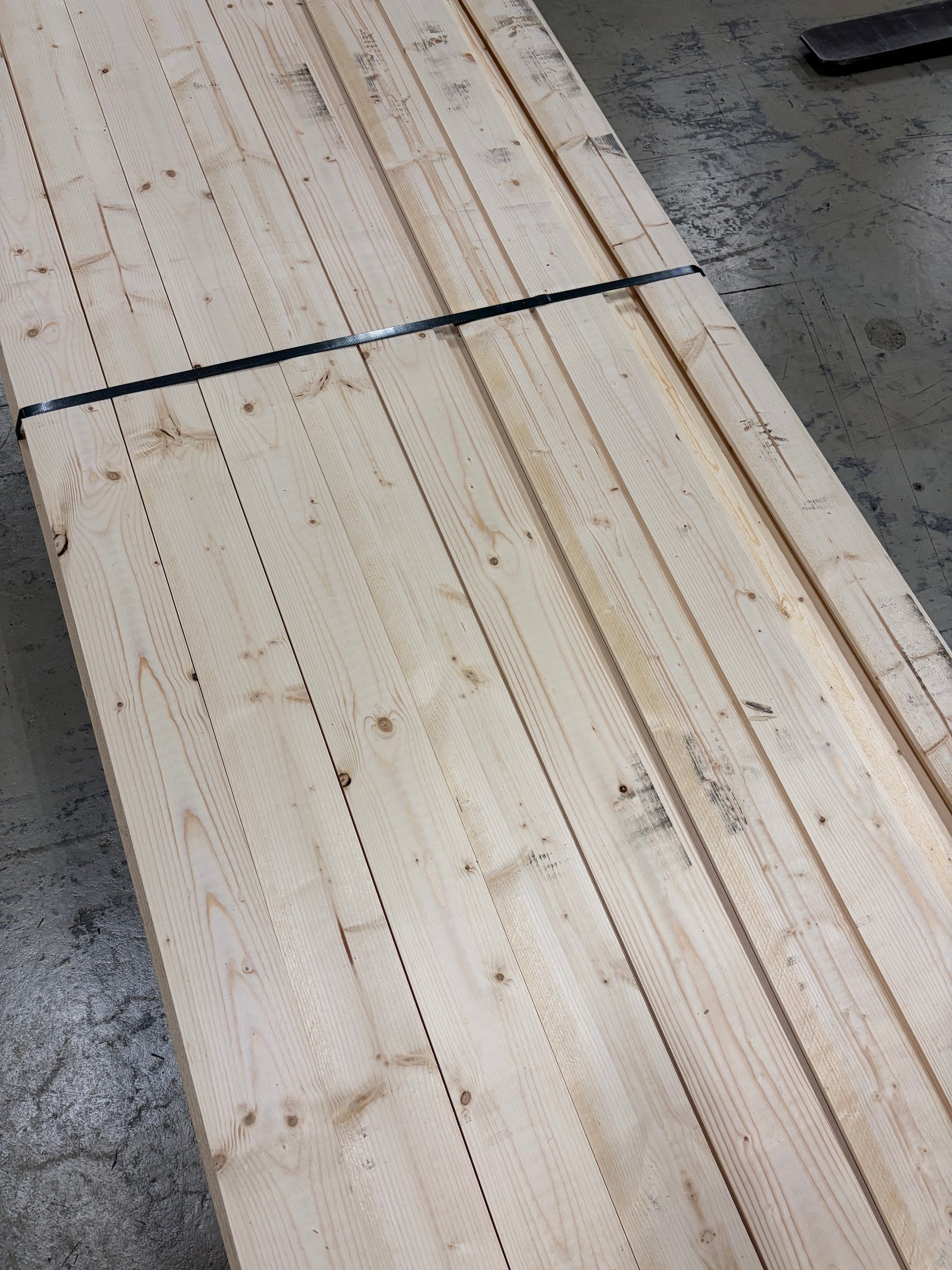 FOTAD PÅ HYVLADE SIDAN ISTÄLLET FÖR FINSÅGADE SIDAN Paket spontad panel 22x120 4,20 m 89 st - Spirec