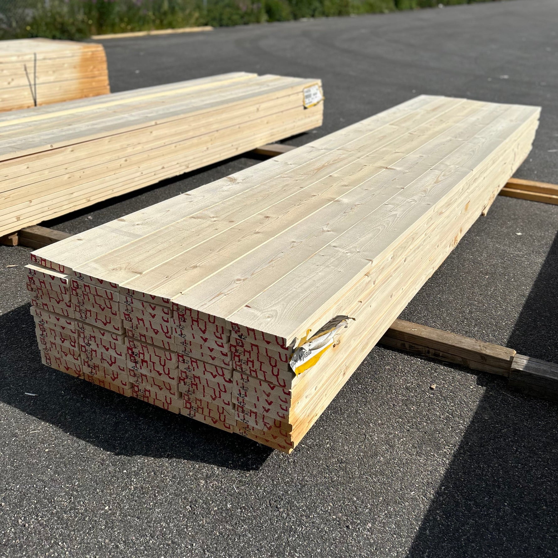 Paket Finsågade Brädor 28x195mm 4,20m 70st Obehandlade