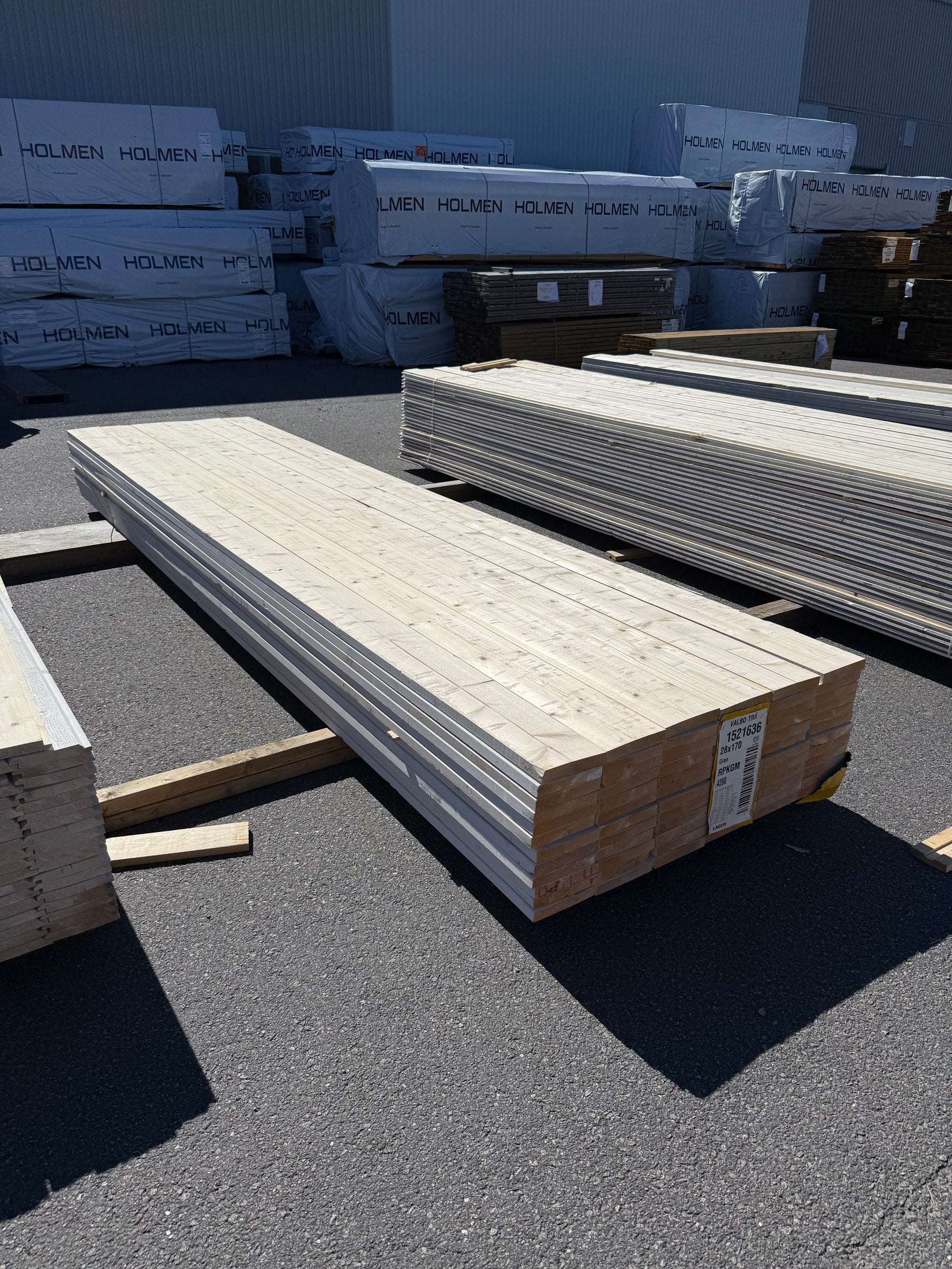 Paket Finsågade Brädor 28x170mm, 72st 4.20m Grundmålade
