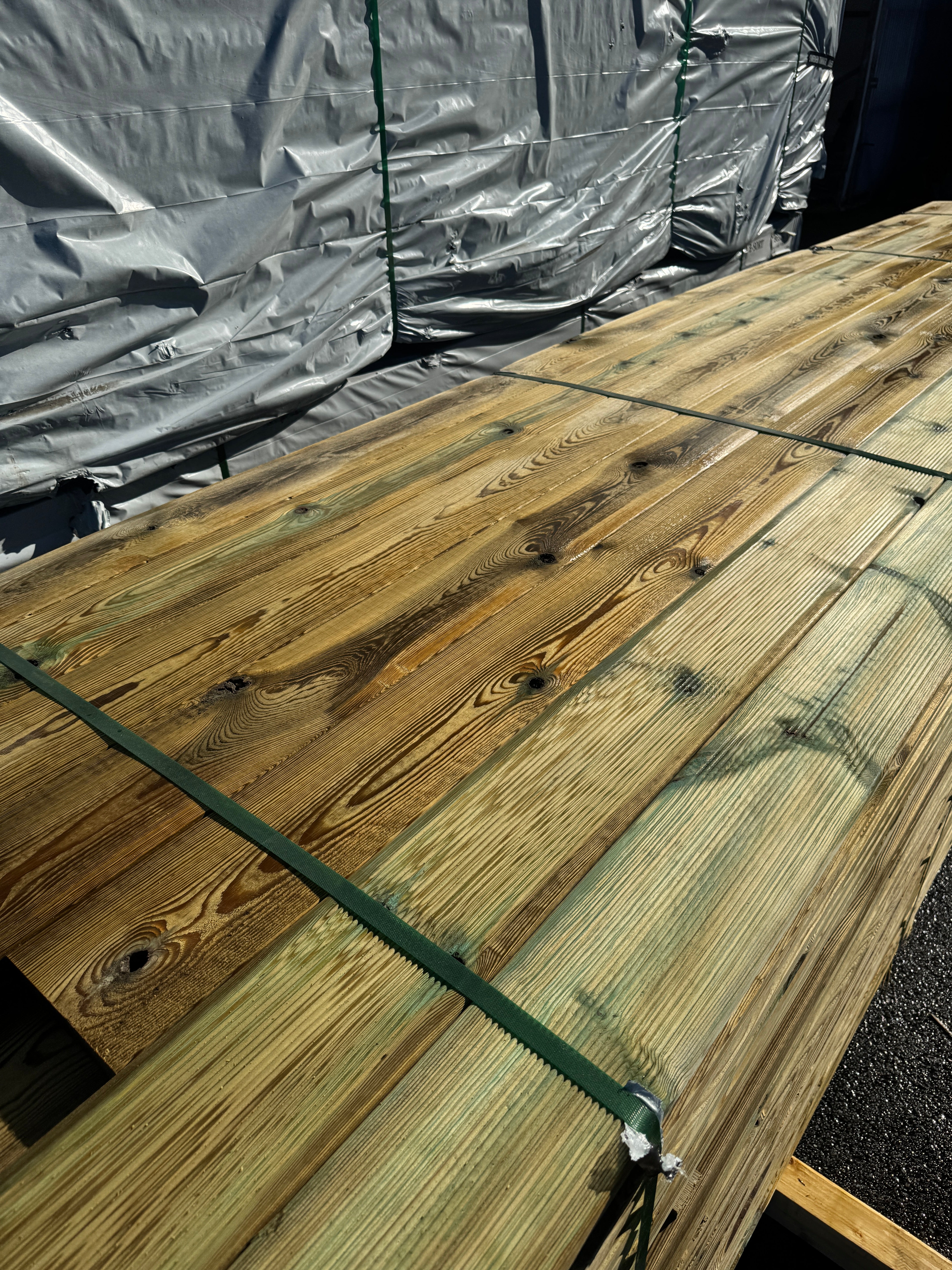 Trall 28x145mm Rillad – 4,80 m (furu, NTR AB, B-sort)