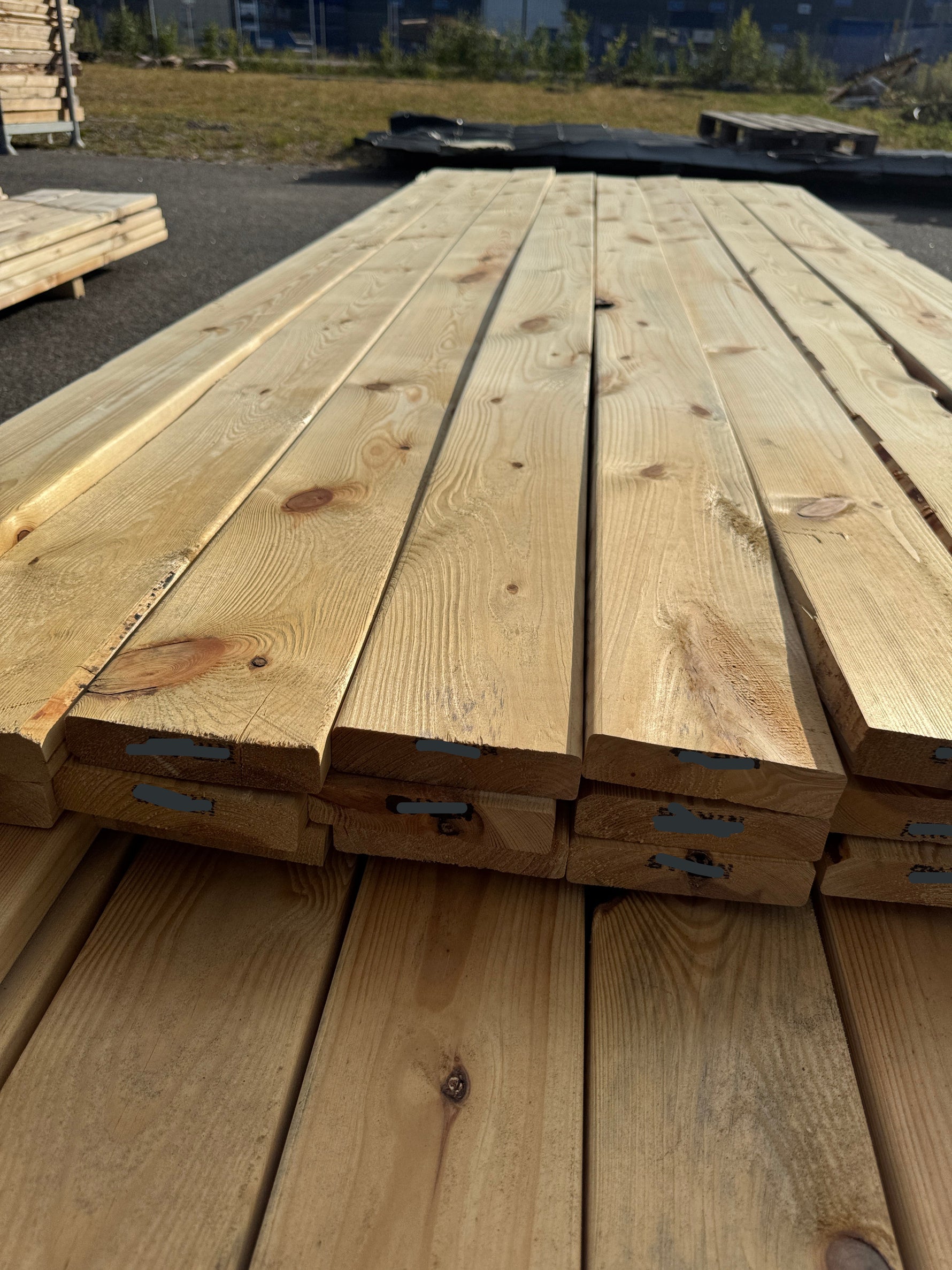 Paket Hyvlad 28x120 – 71st – 2.70–3.00 m – ANDRASORTERING