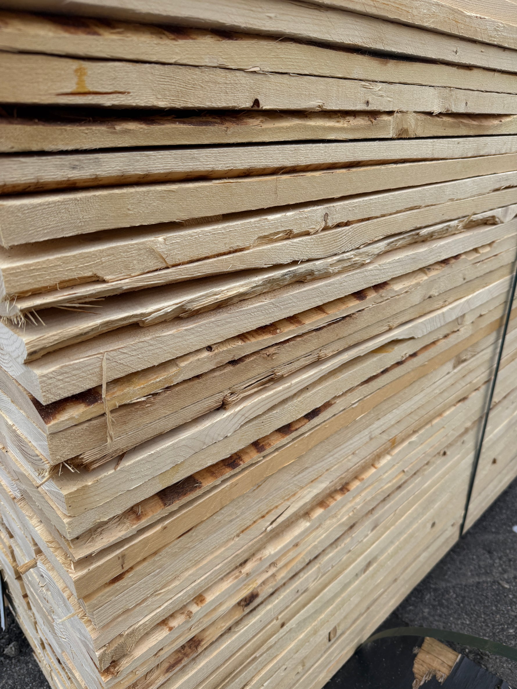 Paket Råsågade Brädor 22×125 mm – 326 st (3,30-3,90m)