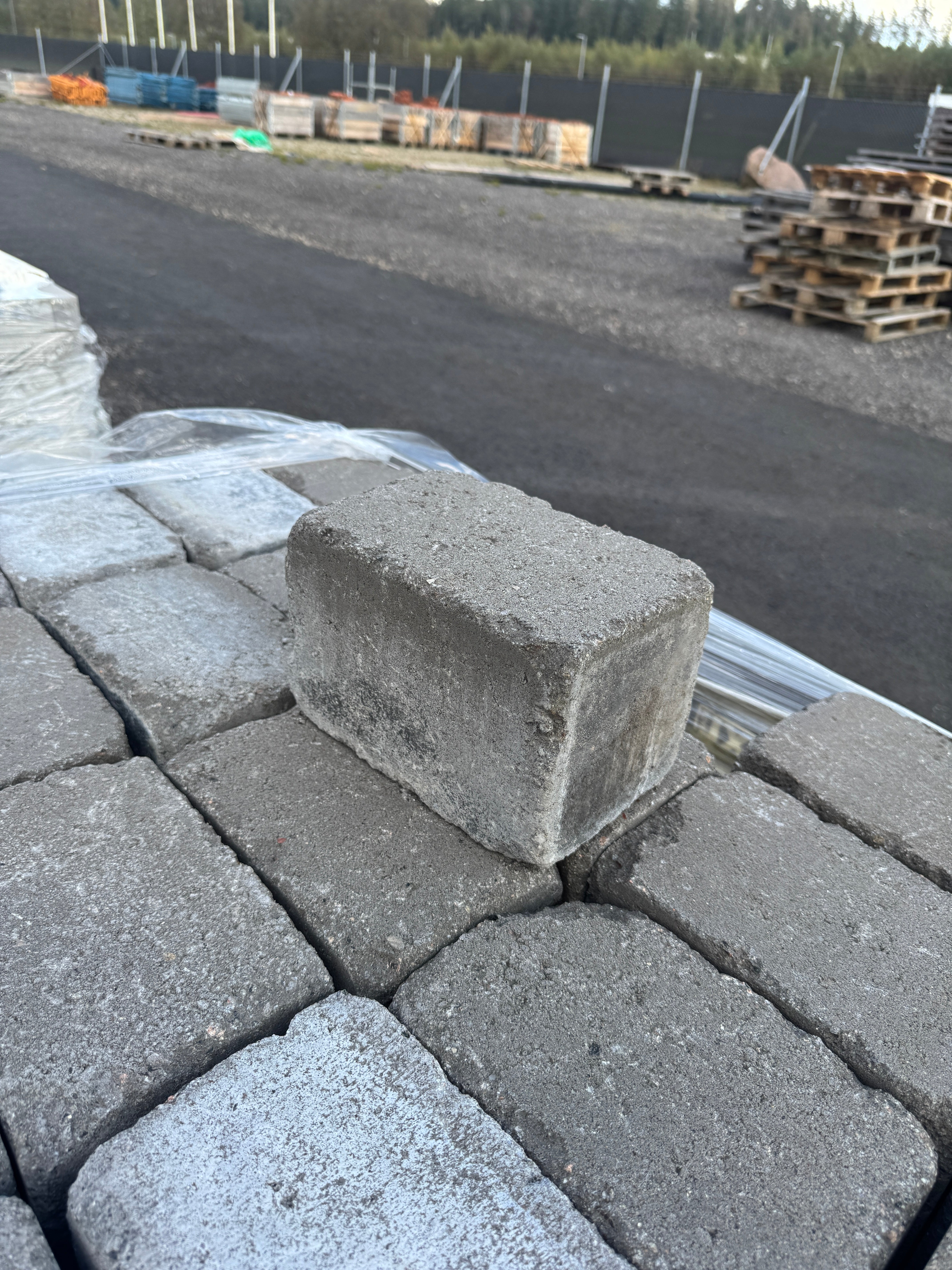 Mursten 210x140x140mm – 2 pall  (totalt 264 st) (20kr/st)