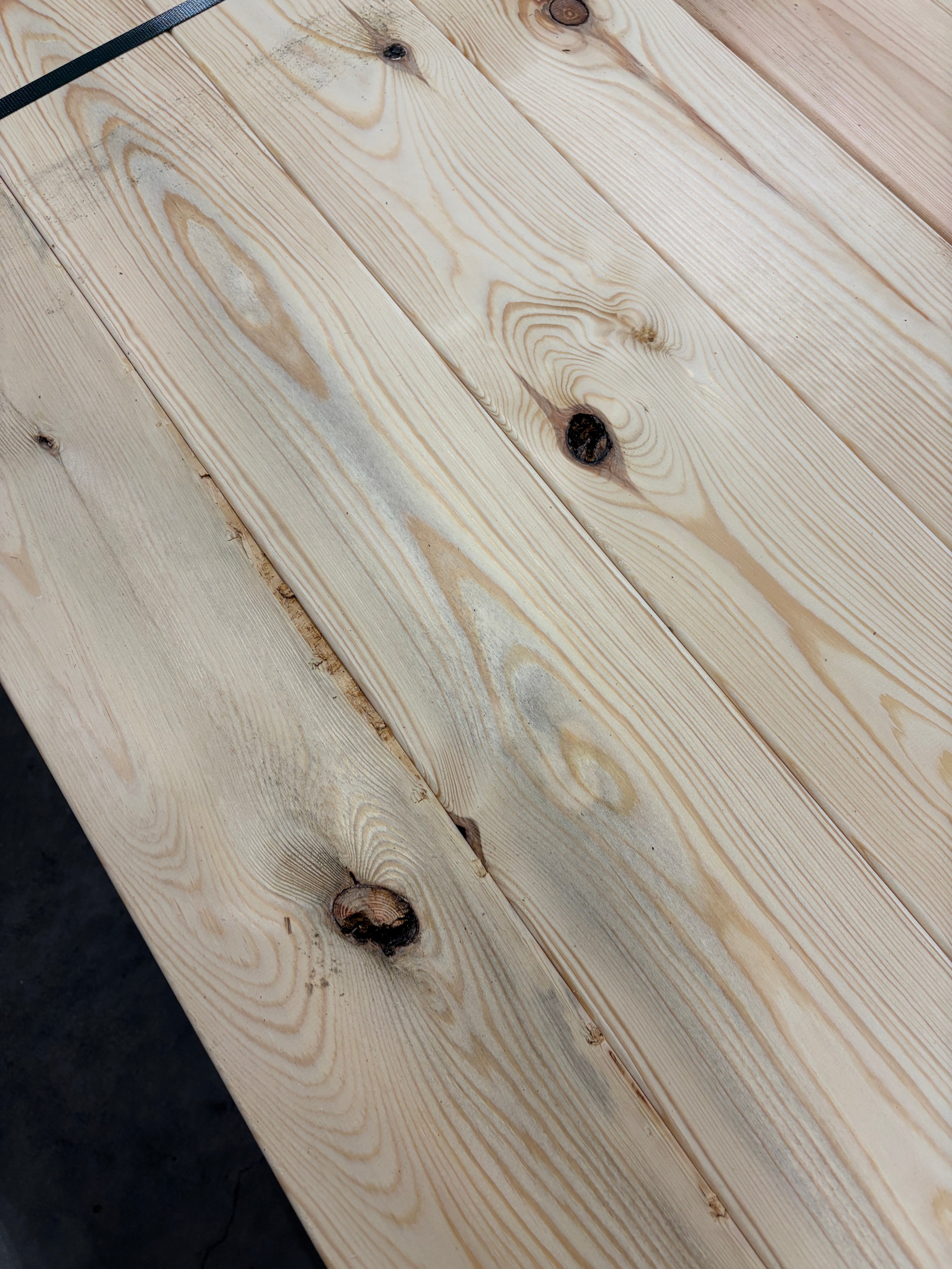 Hyvlad 34x145 Obehandlad Furu (Sekunda)