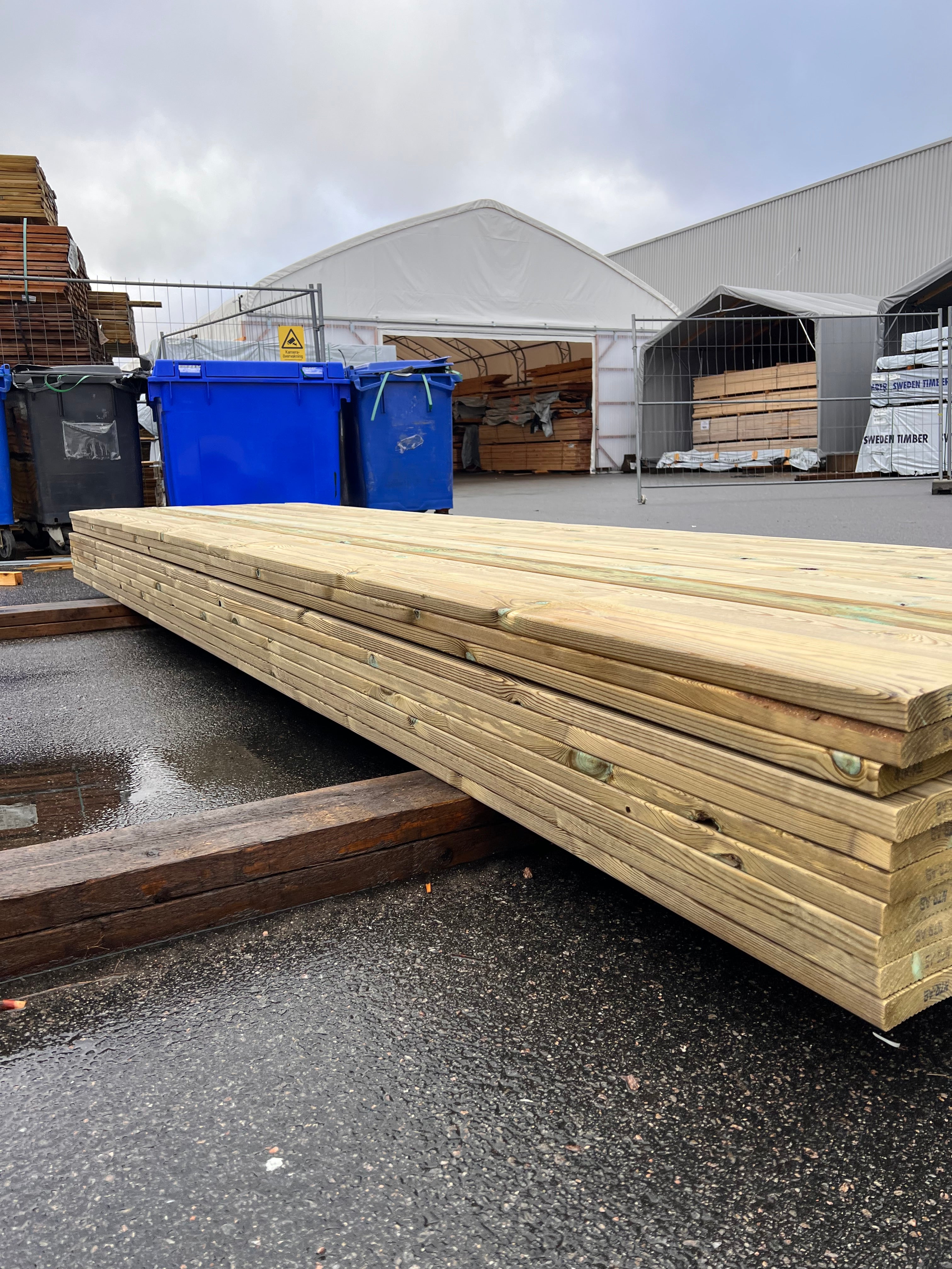 Rillad Trall Tryckimpregnerad 28x120mm – (4,20 m, Furu, B-sortering)