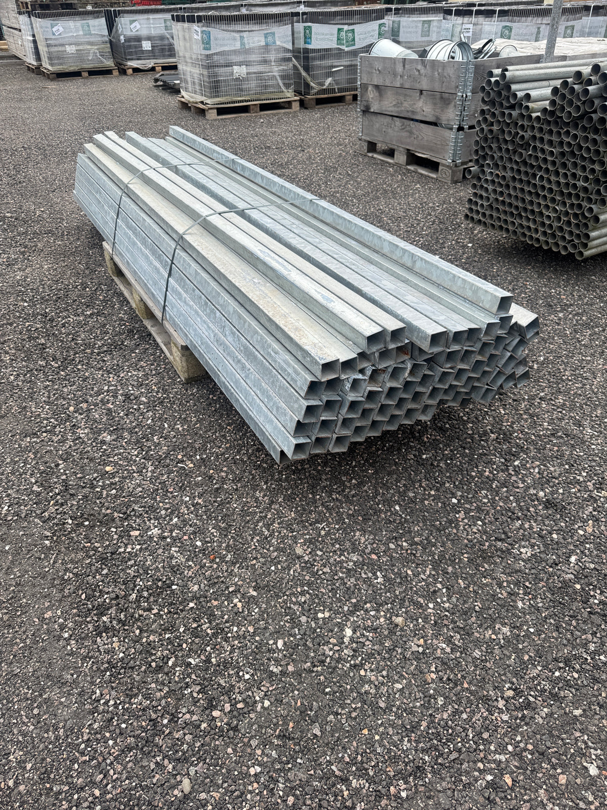Pall Galvade Fyrkantsrör 50x50mm – 2,76m – ca 75st