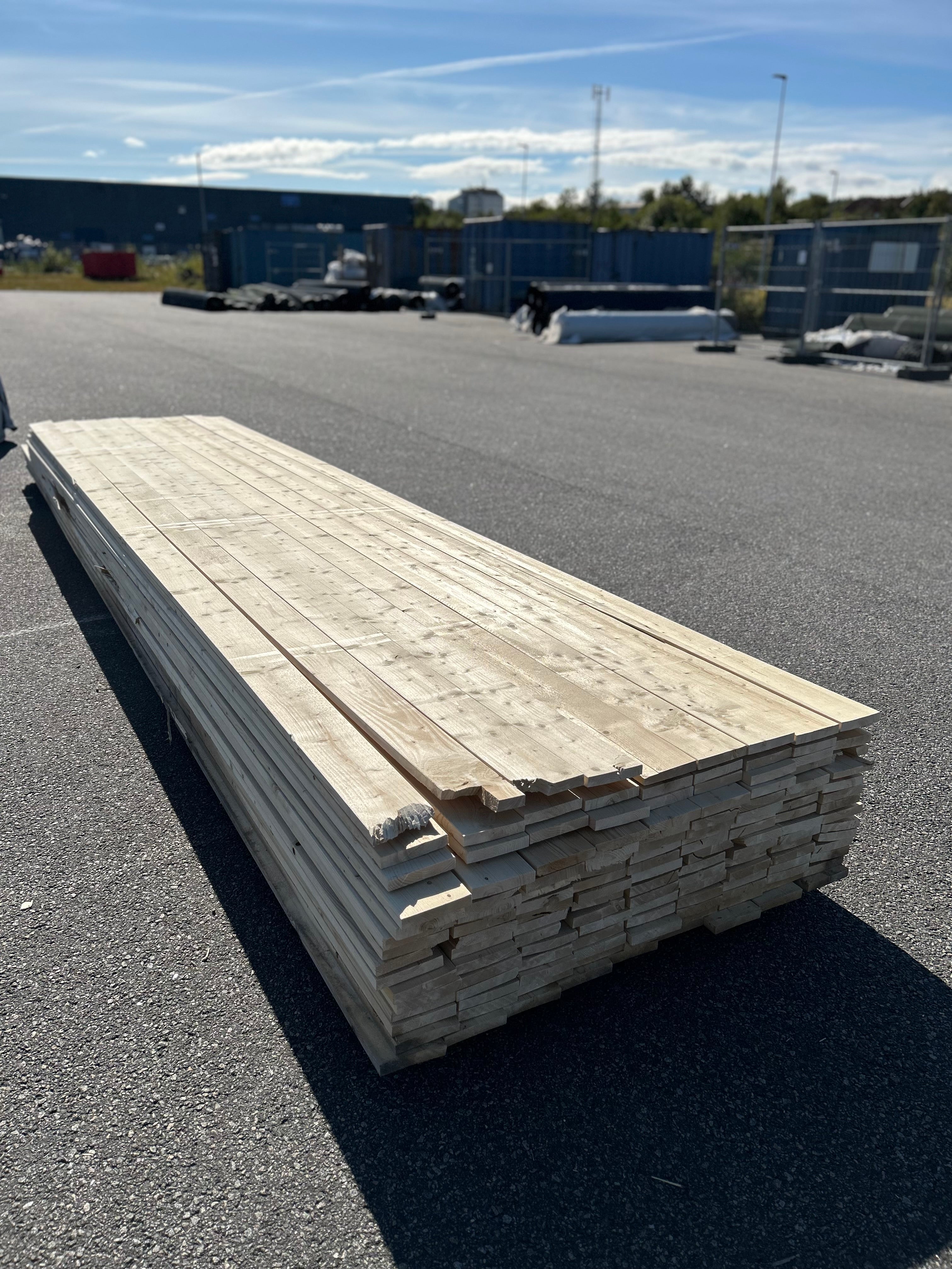 Paket Finsågad Panel 22x120mm 142st 4.80–5.40m – Andra sortering