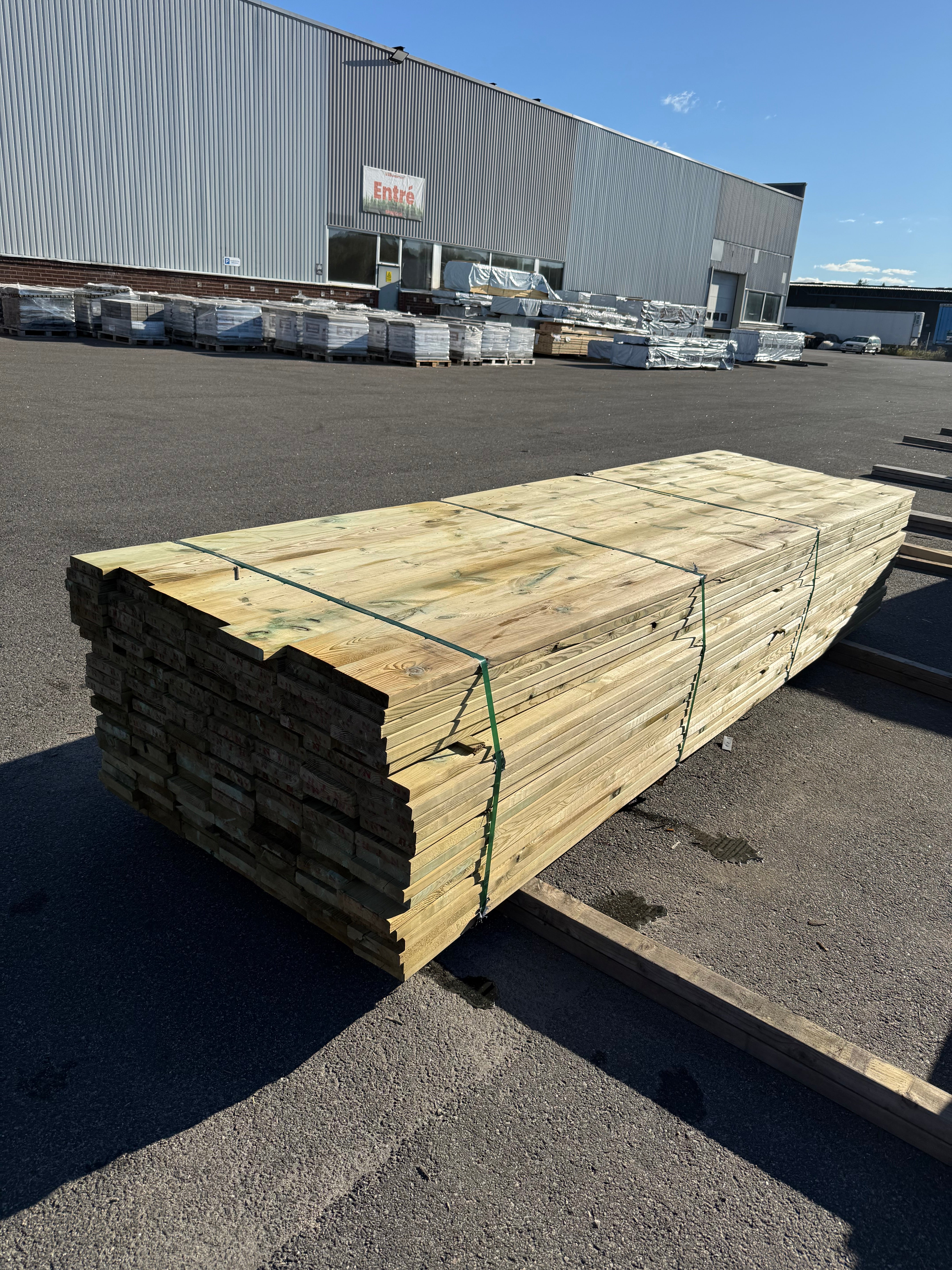 Paket Rillad Trall 28x145mm – 147 st (3,60 m, furu, NTR AB, B-sort)