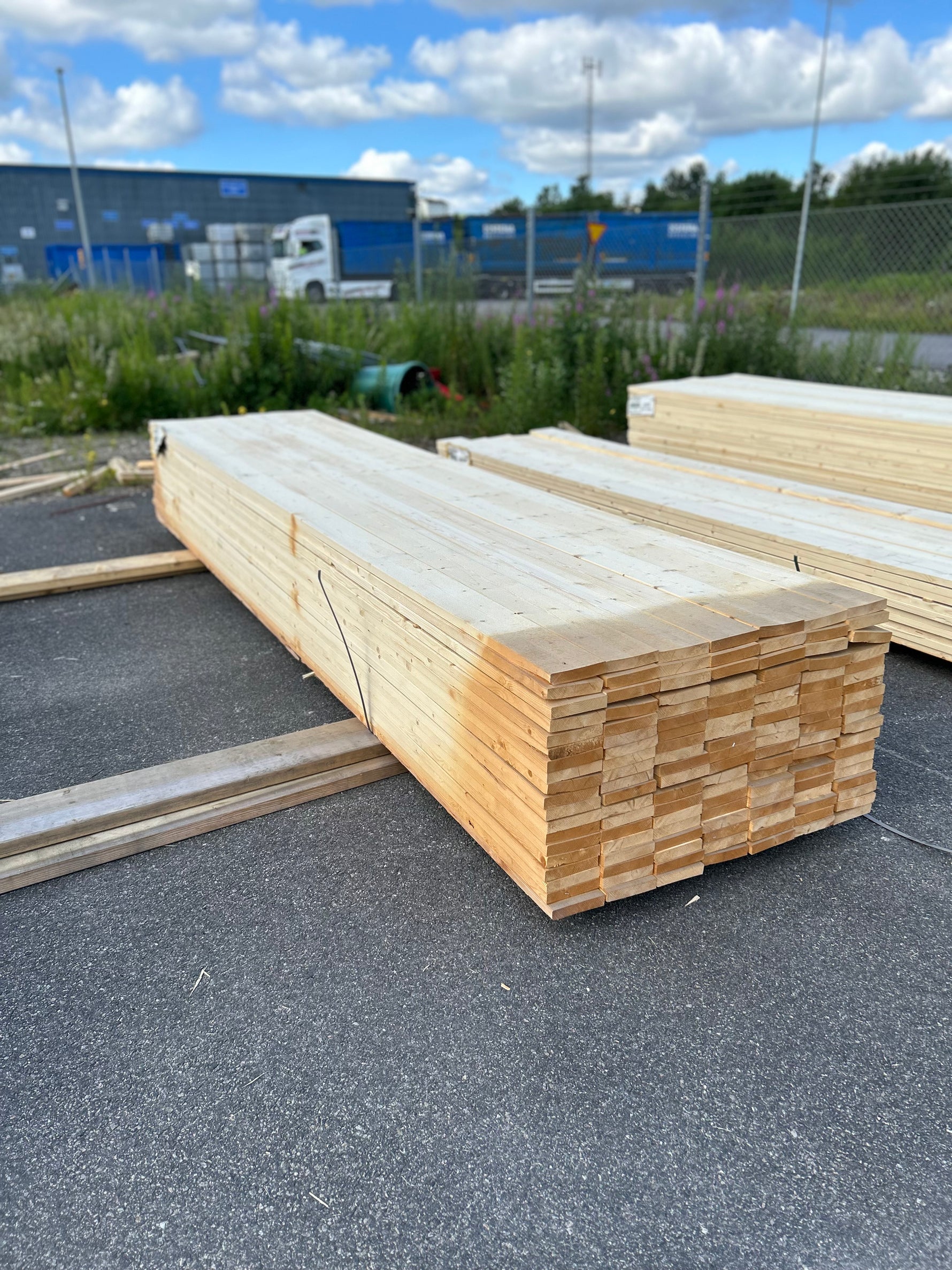 Paket Finsågade Brädor 28x145mm 4.50m 133st Obehandlad