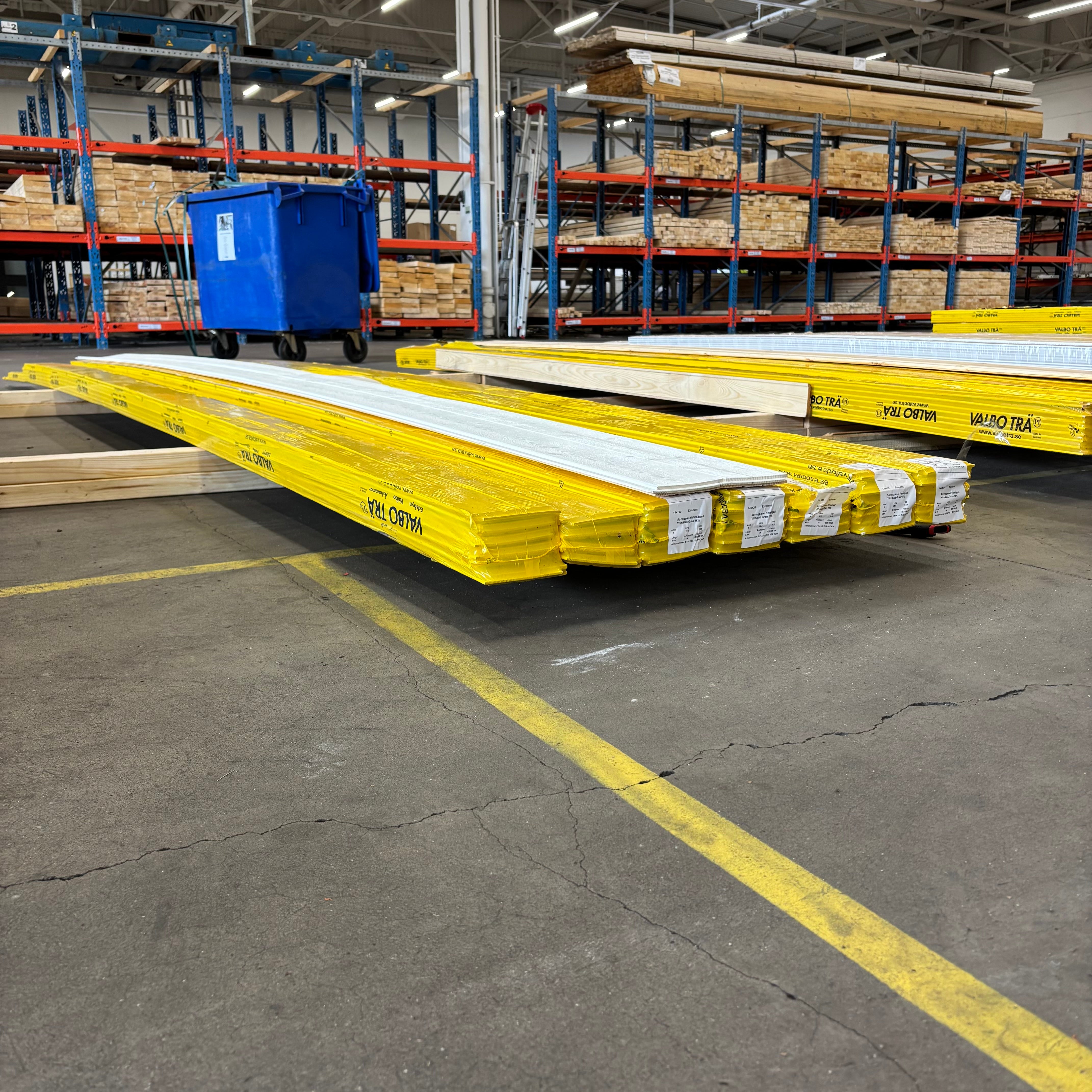 Paket Springpanel Finsågad Vitmålad 12x120mm 40st 4.80m